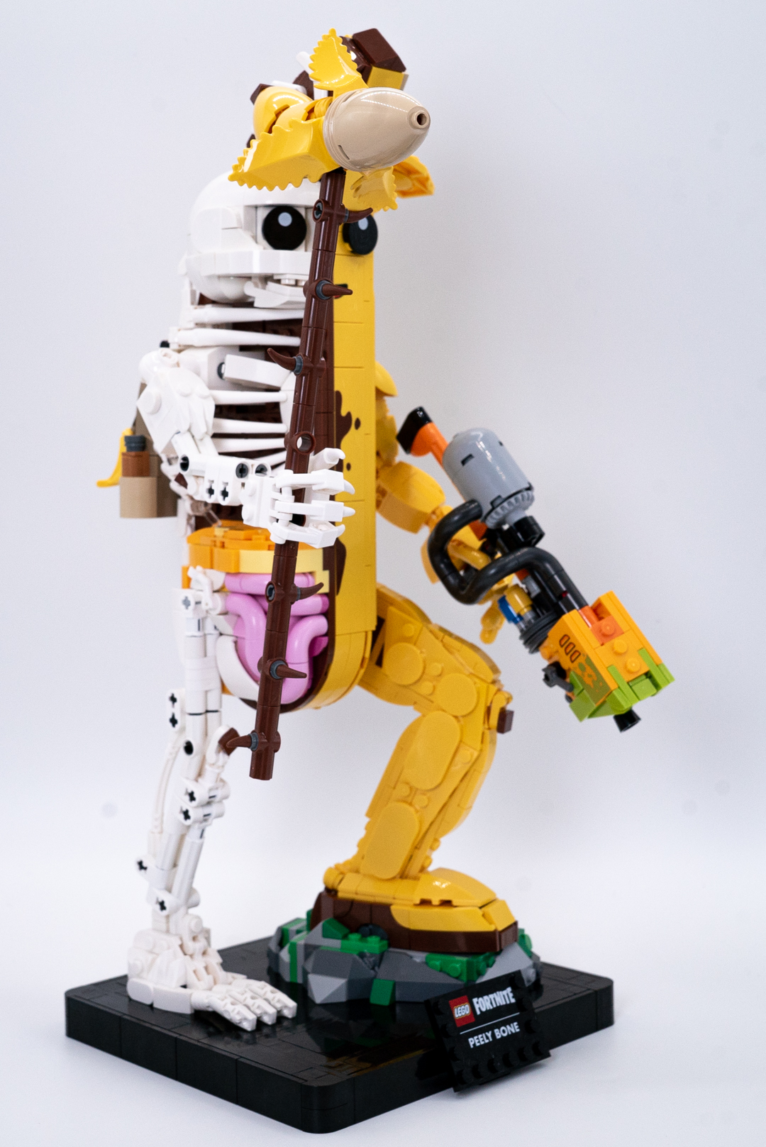 ピーリーボーンの右斜め前