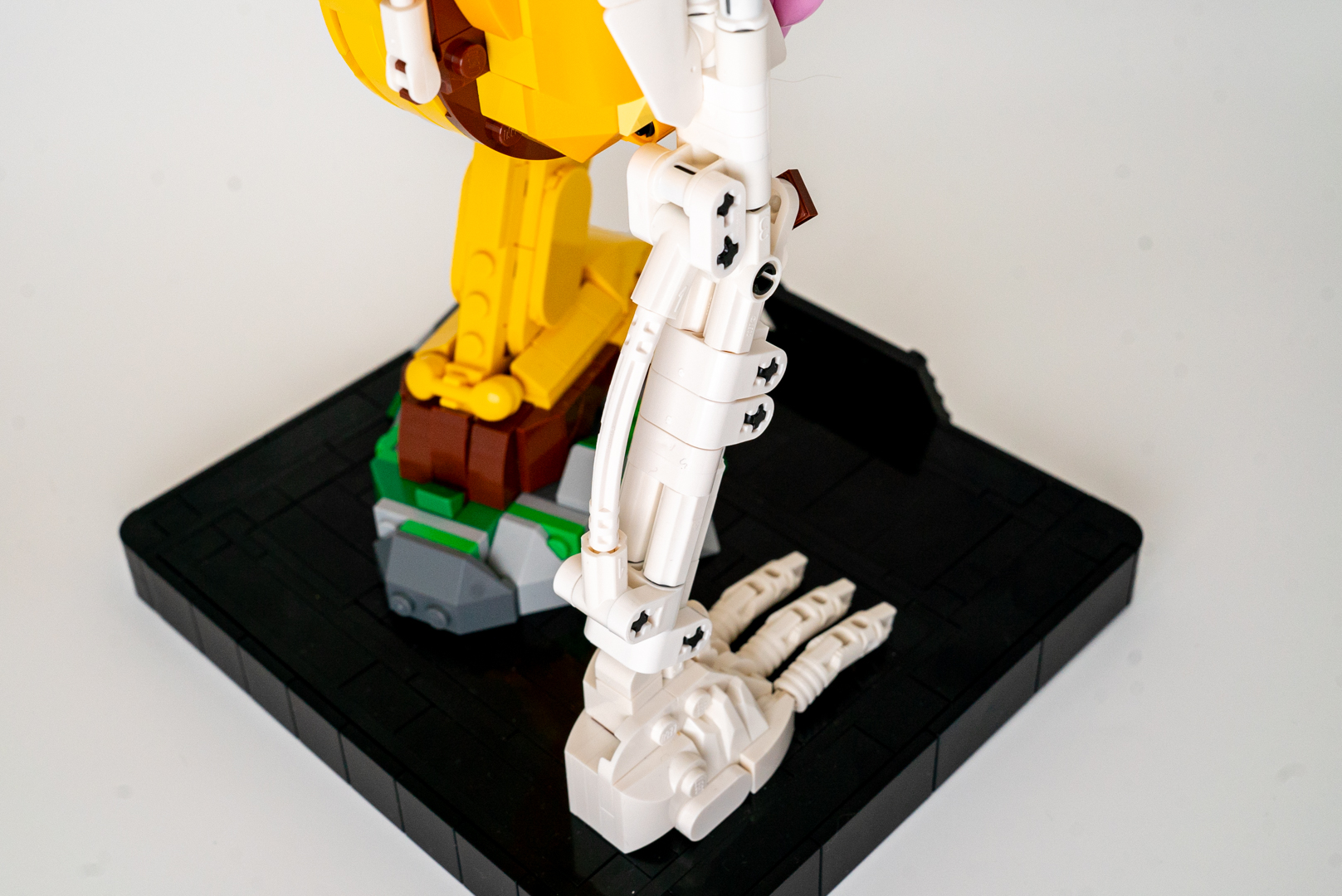 ドクロ側のふくらはぎ部分に骨があるけど、こんなところにあったかな？ まあ「バナナ（ピーリー）」にはあるのかもしれないケド（笑）