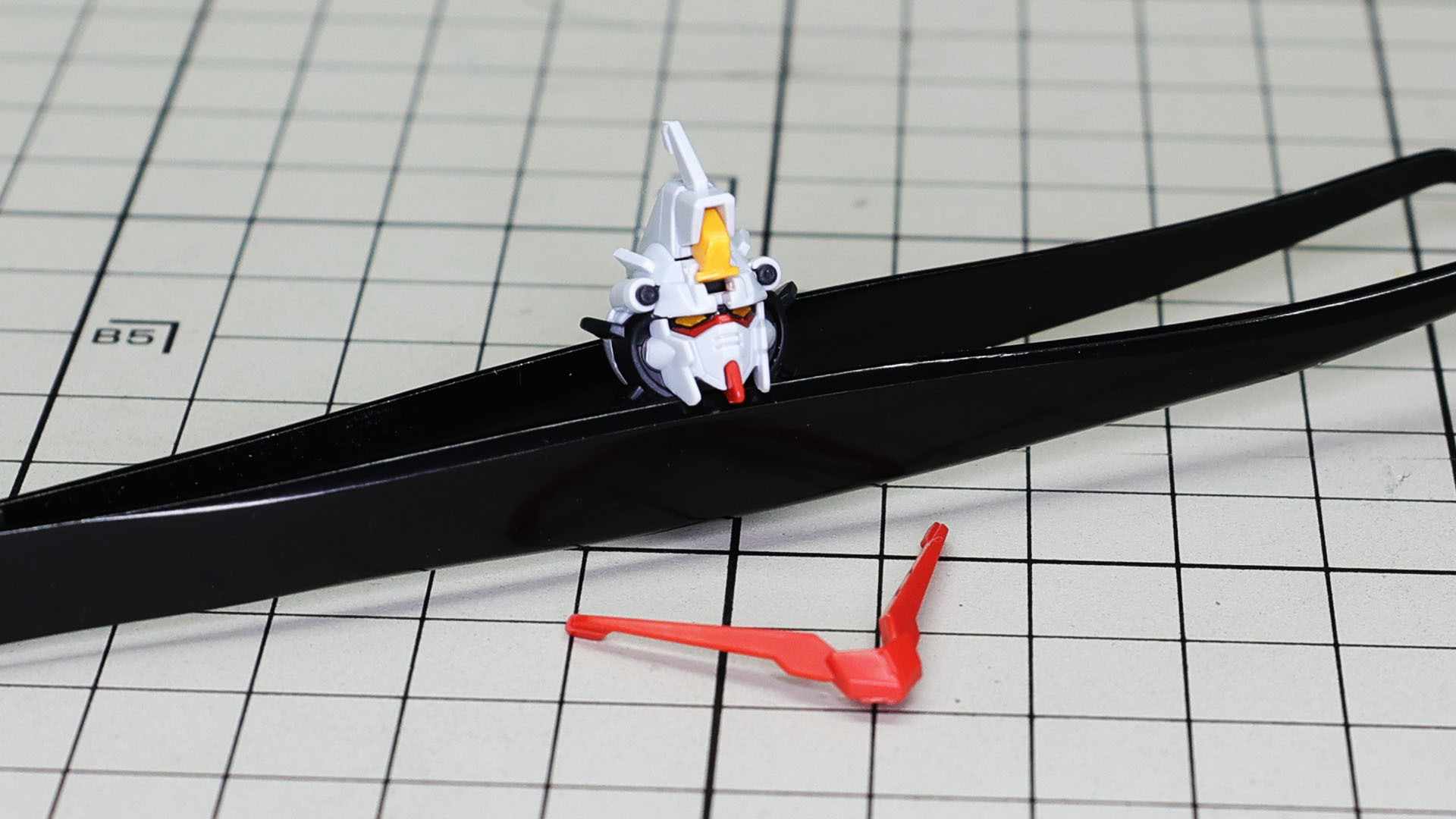 黄色いパーツが細かいので飛ばさないように！