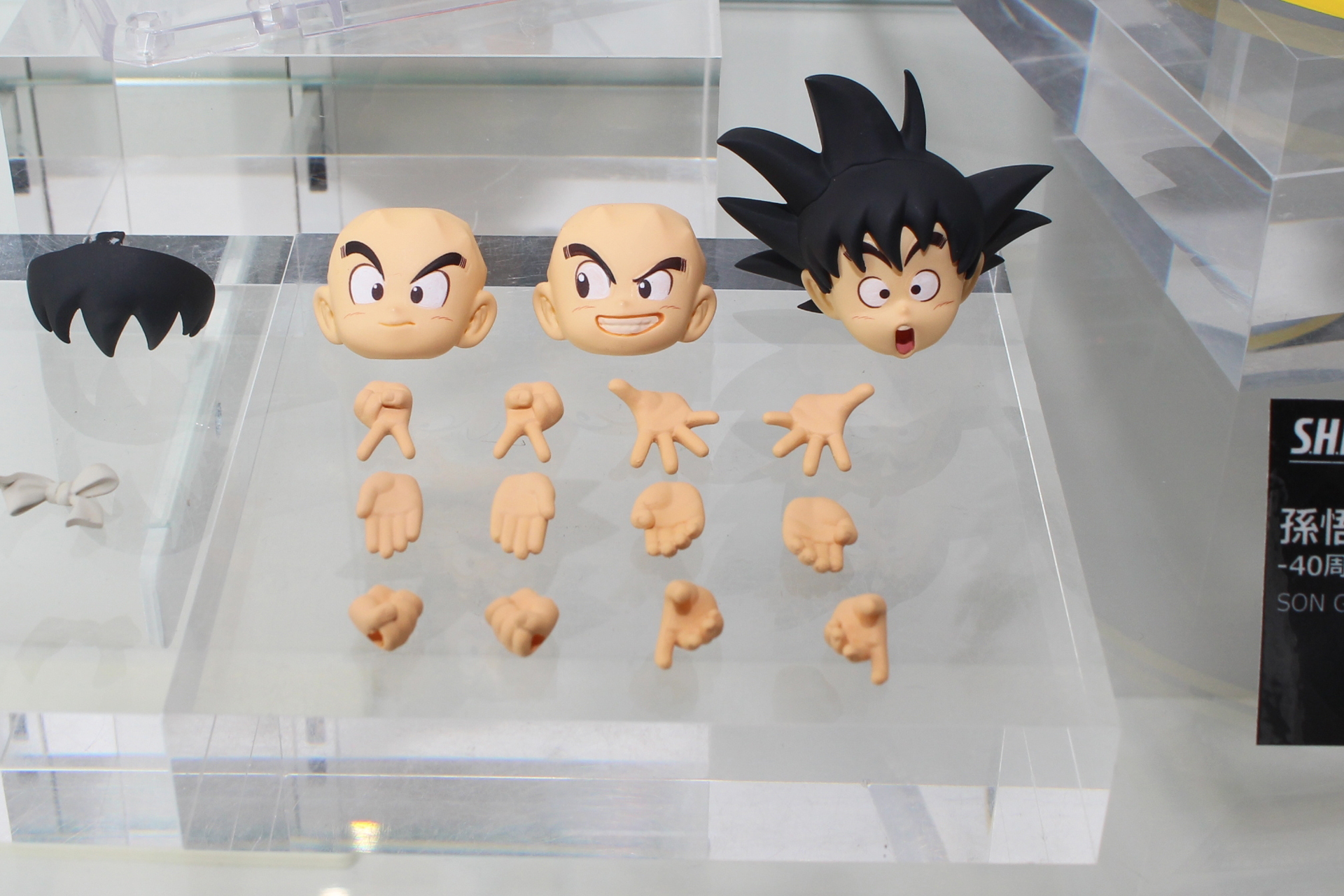 表情パーツは3種類と髪型一体型の頭部も付属。表情も原作に寄せている