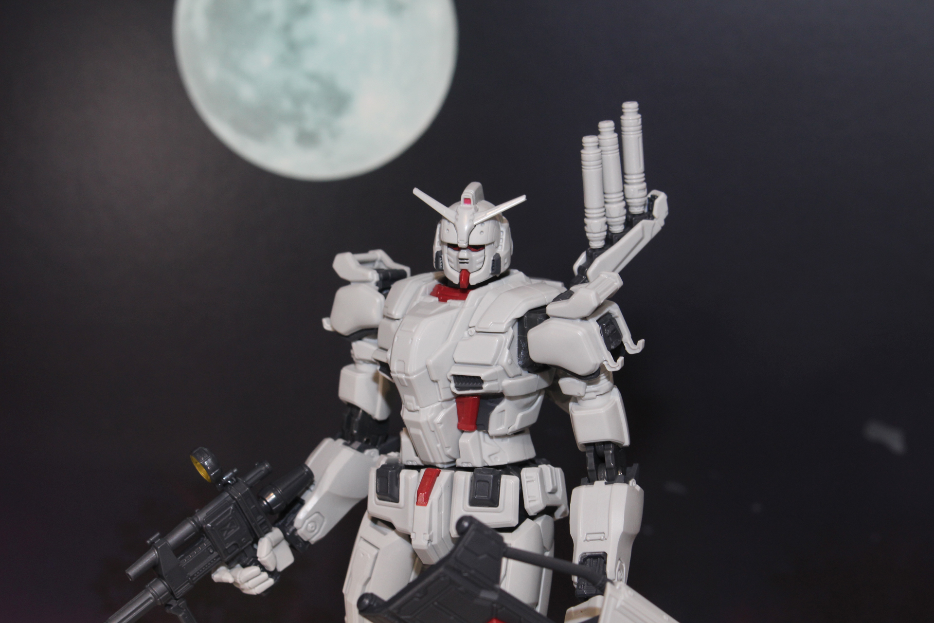 “白い悪魔”そのものだったガンダムEXのフォルムを忠実に再現