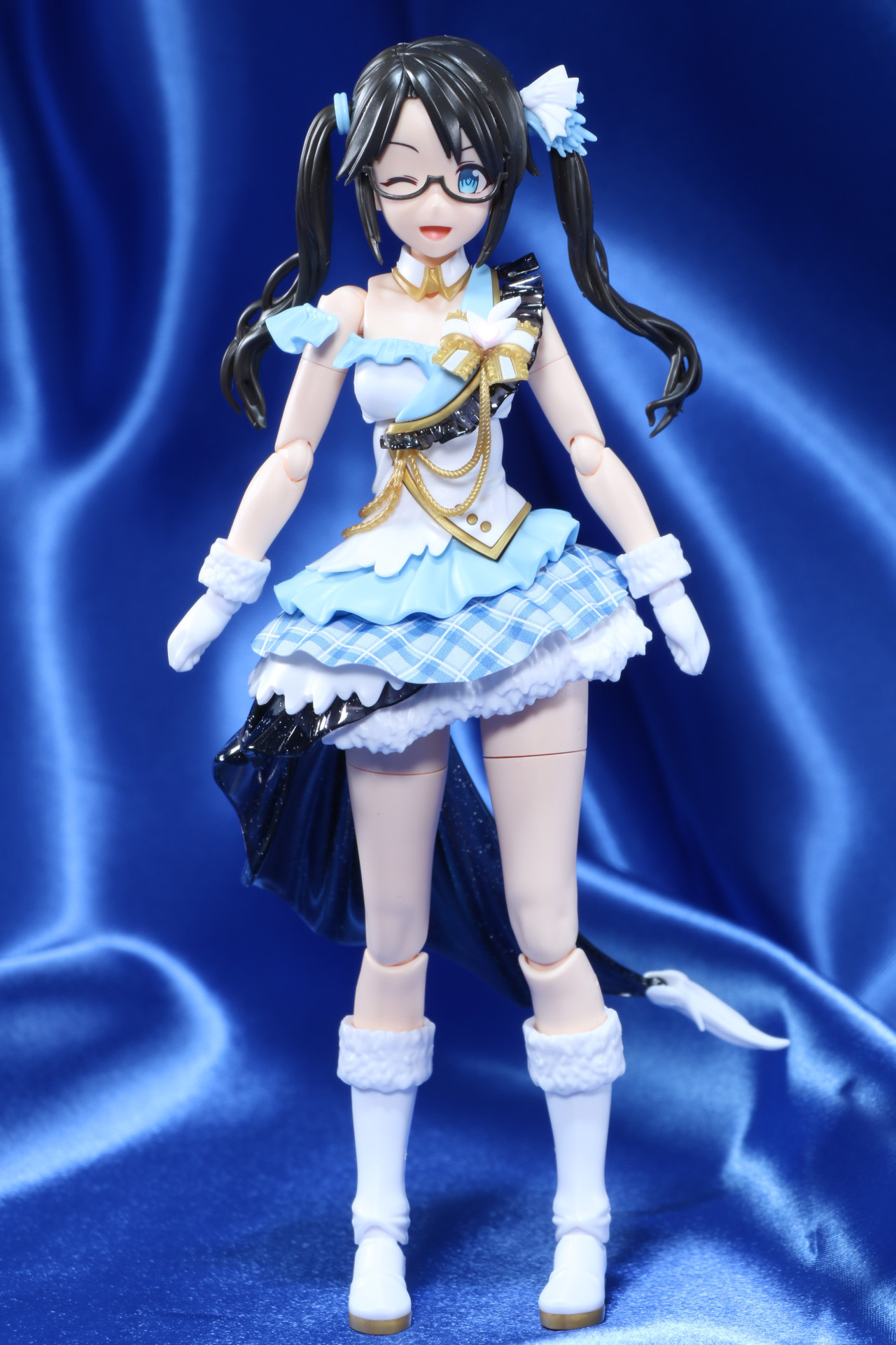 30MSフォーマットで表現された三峰結華※別売りの「30MS オプションボディパーツ ビヨンドザブルースカイ1[カラーA]」と組み合わせています
