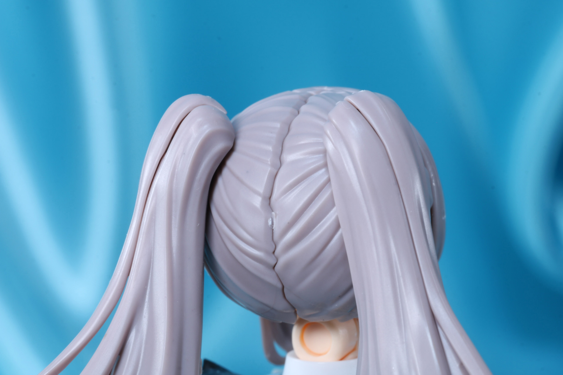 リボンなしのツインテールもパーツ付け替えで可能