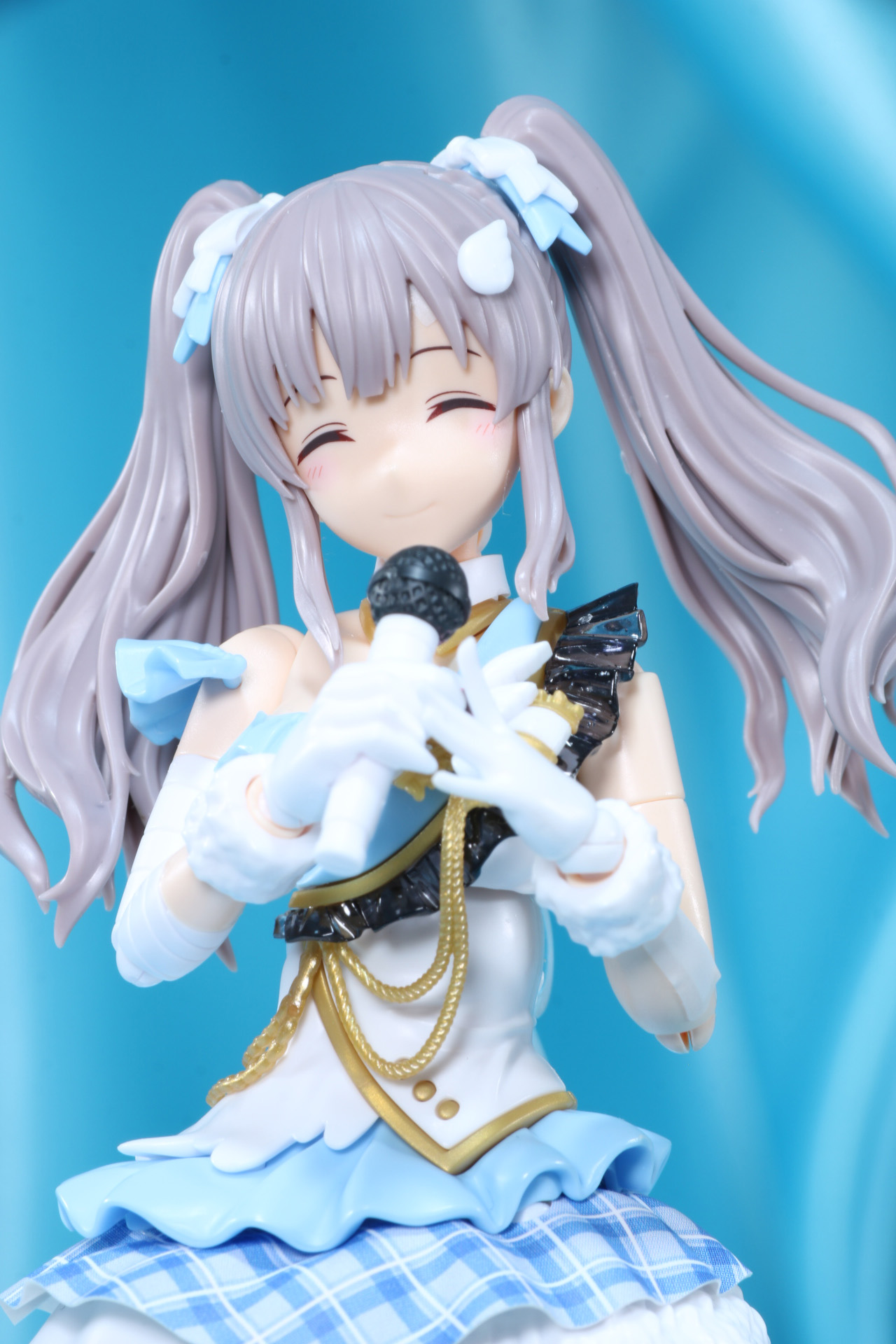 30MSフォーマットで幽谷霧子（左）、櫻木真乃（中央）、大崎甜花（右）による「チームピーちゃん」結成