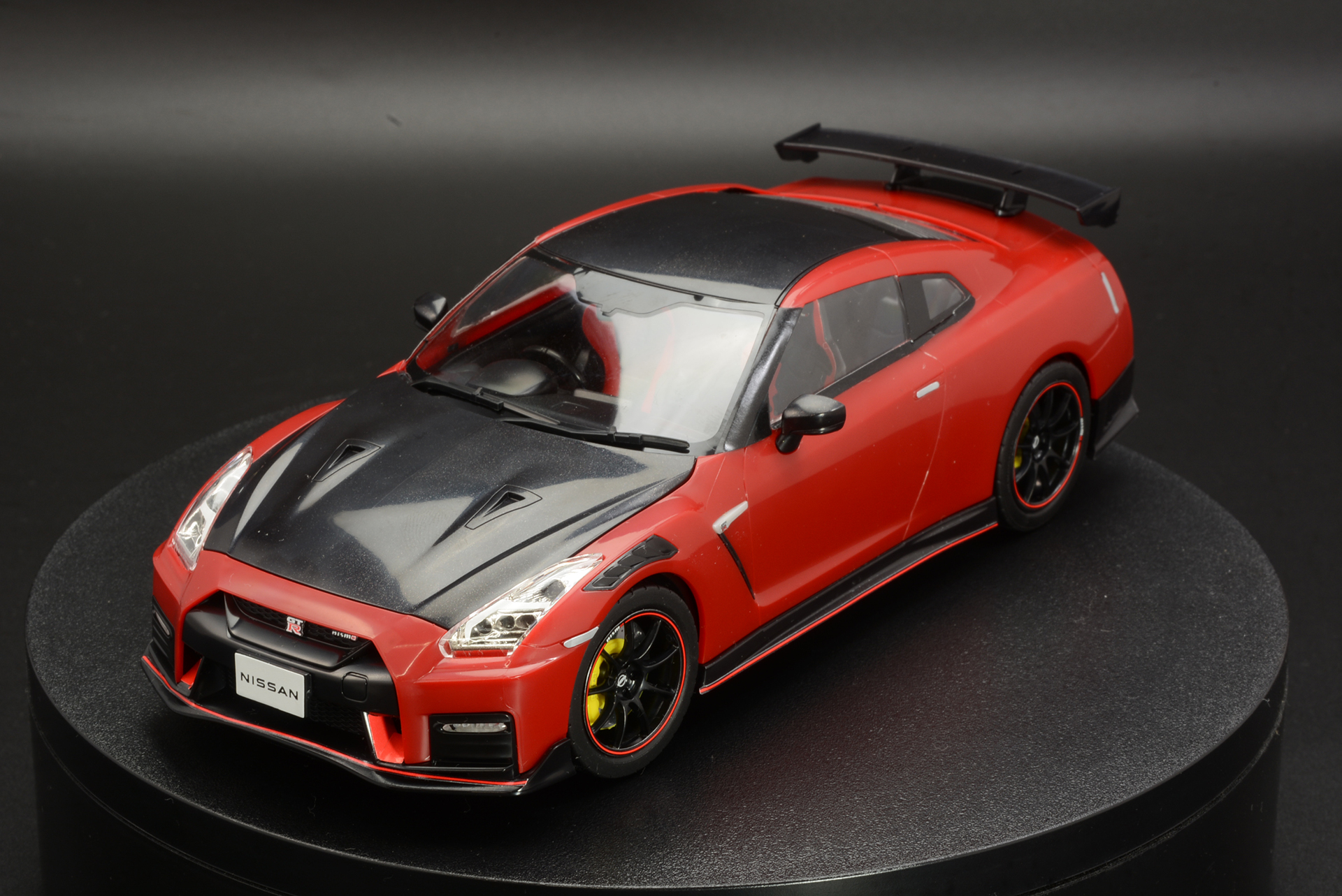2022年の「R35 NISSAN GT-R NISMO Special edition」を簡単に組み立てられるプラモデルだ