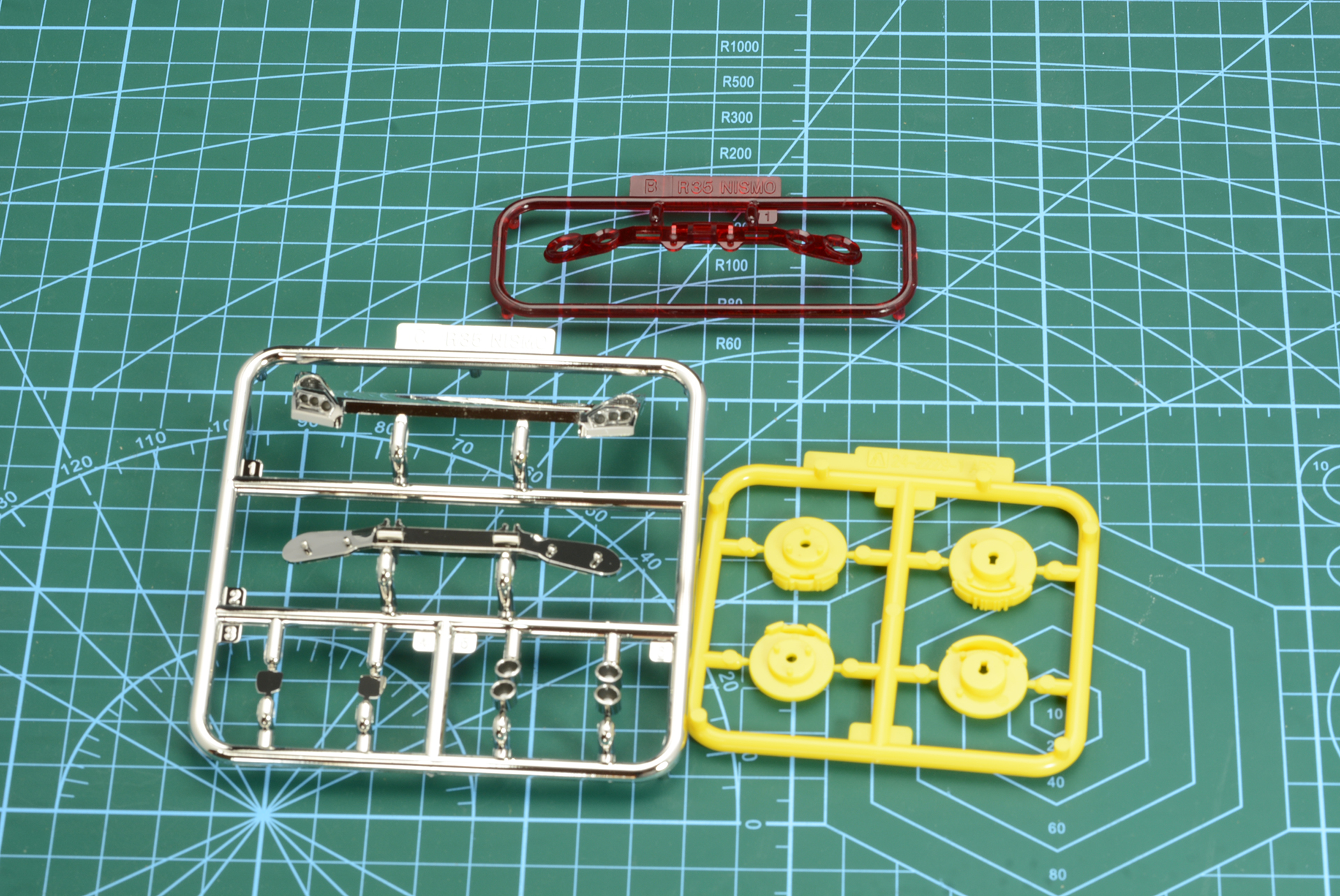 色分けも細かく、無塗装でもイメージに近く組み立てられる