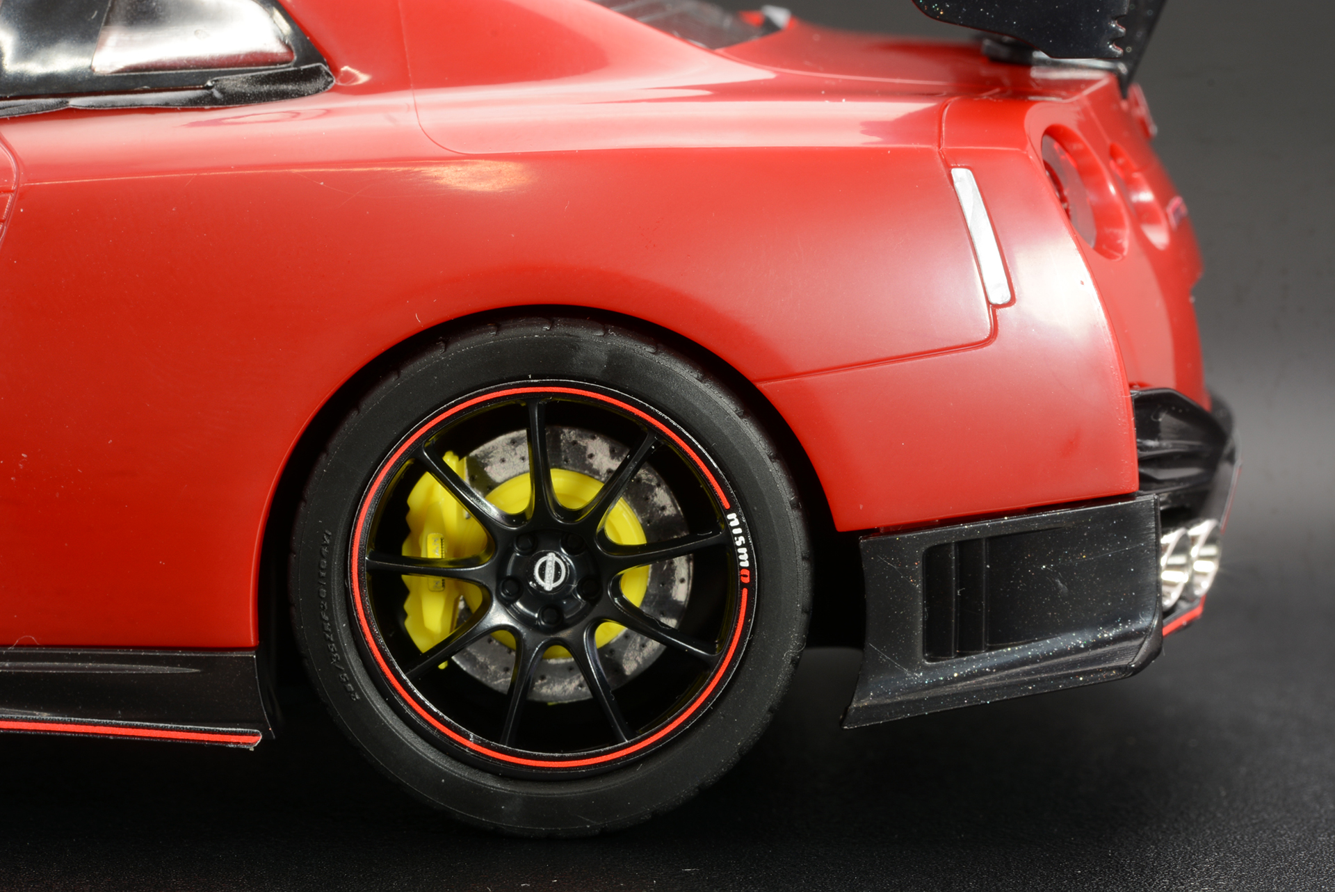 各部のアップ。無塗装、簡単組立で満足感の高い仕上がりになる