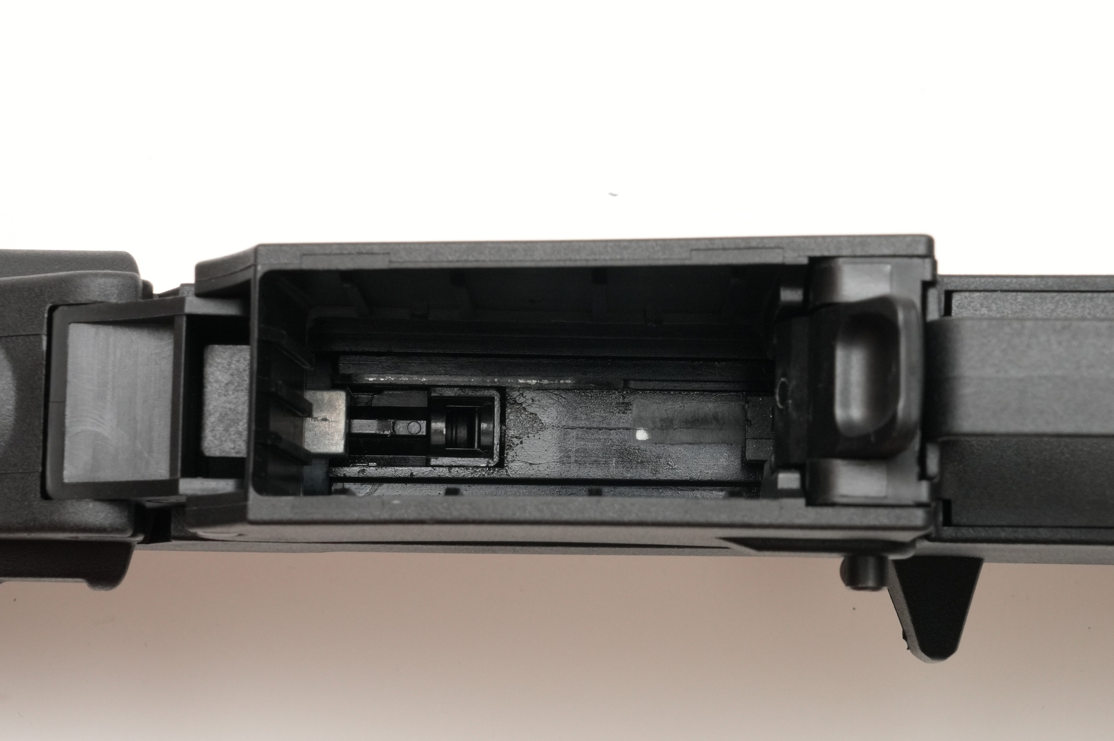 マガジンハウジング内部