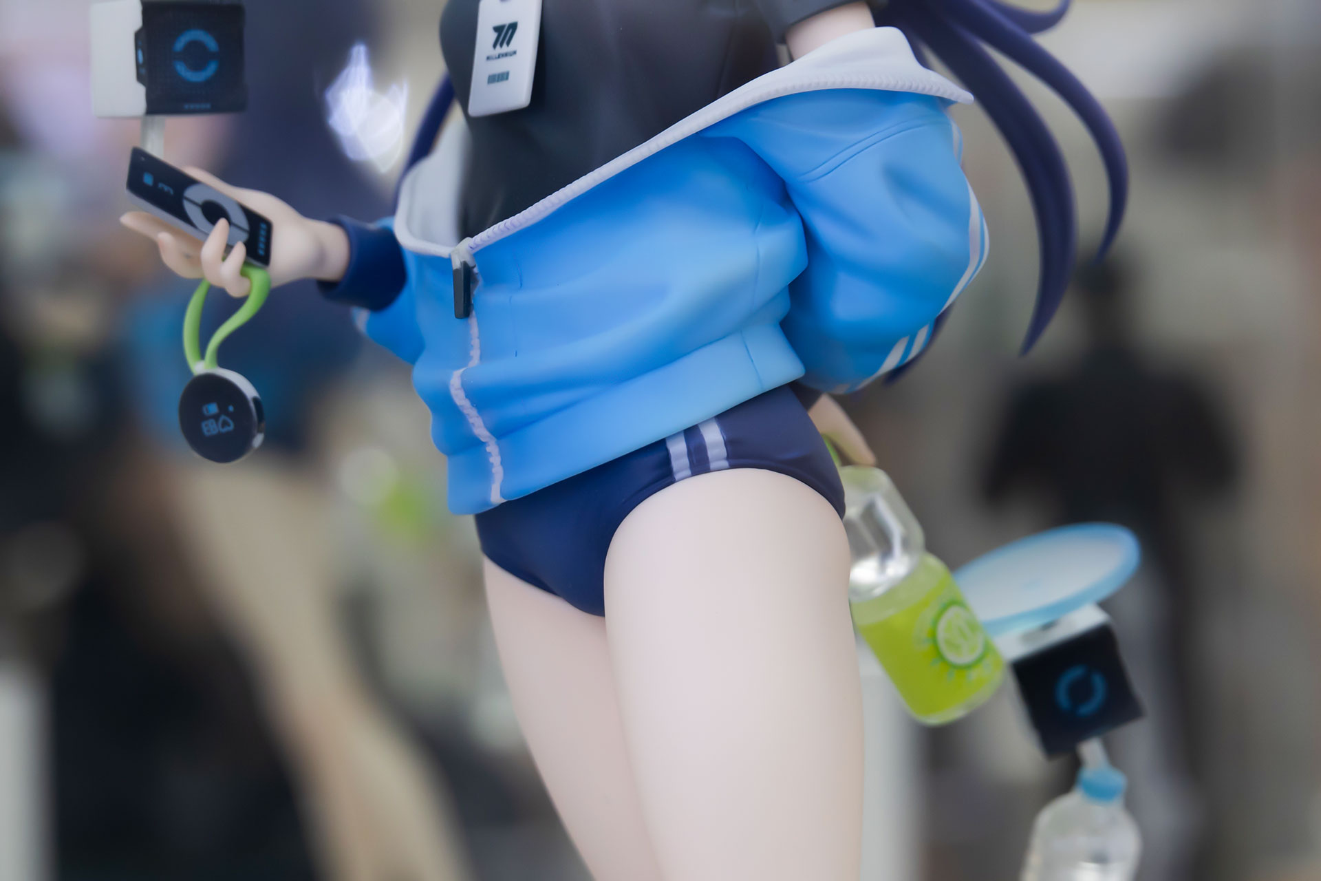 白い太ももがまぶしすぎる！