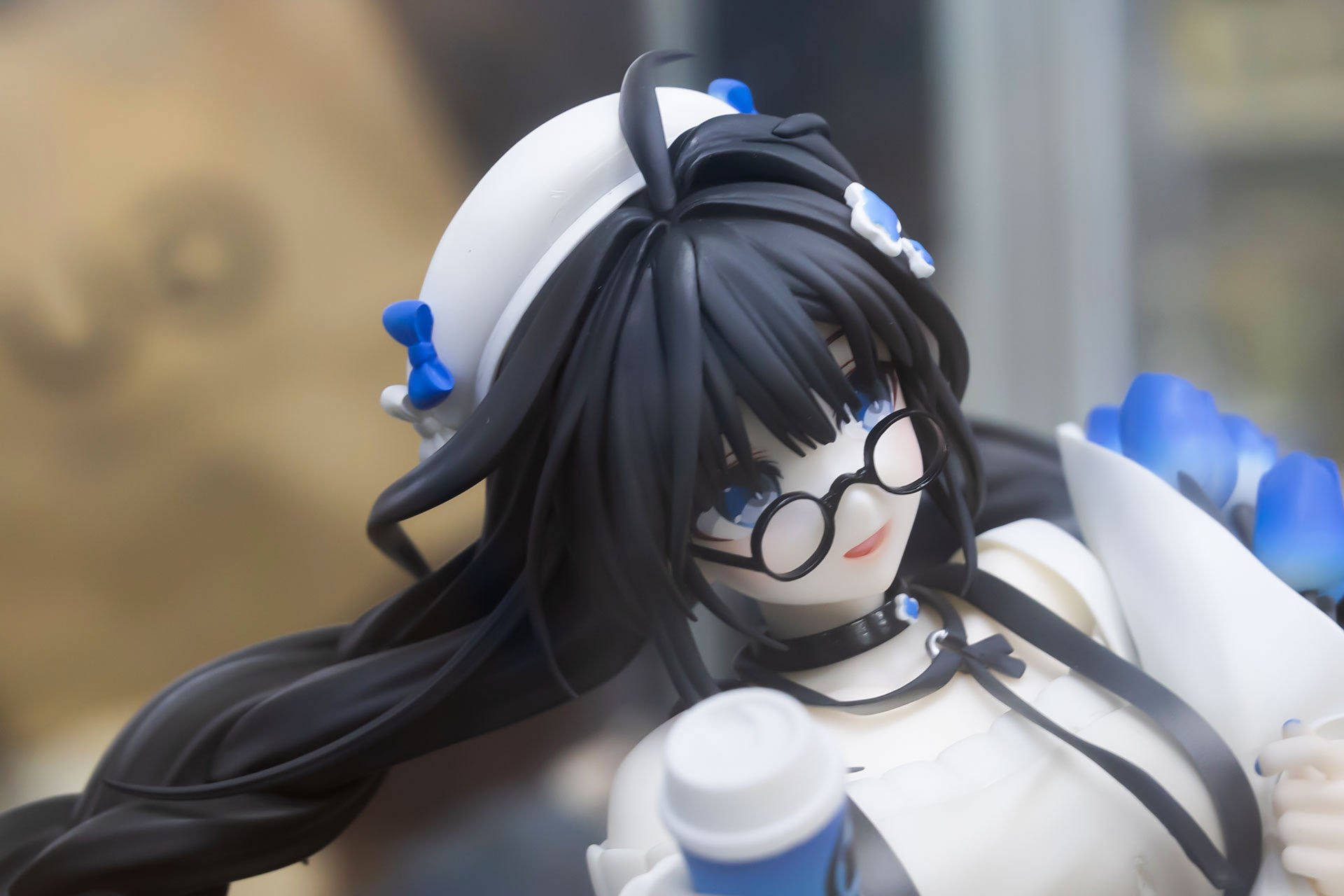 髪もかなり複雑な形状になっている