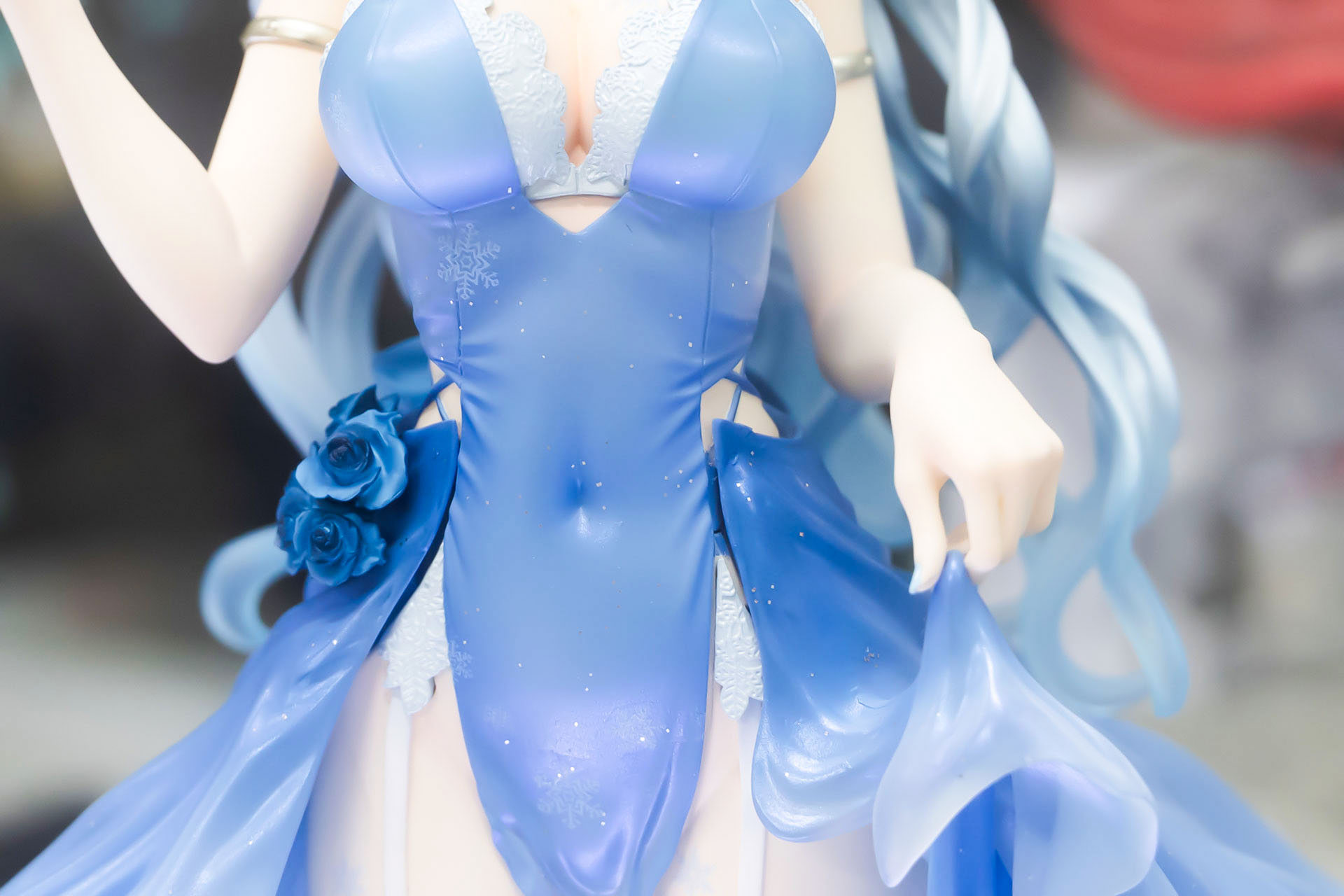 おへその窪みもよくわかる