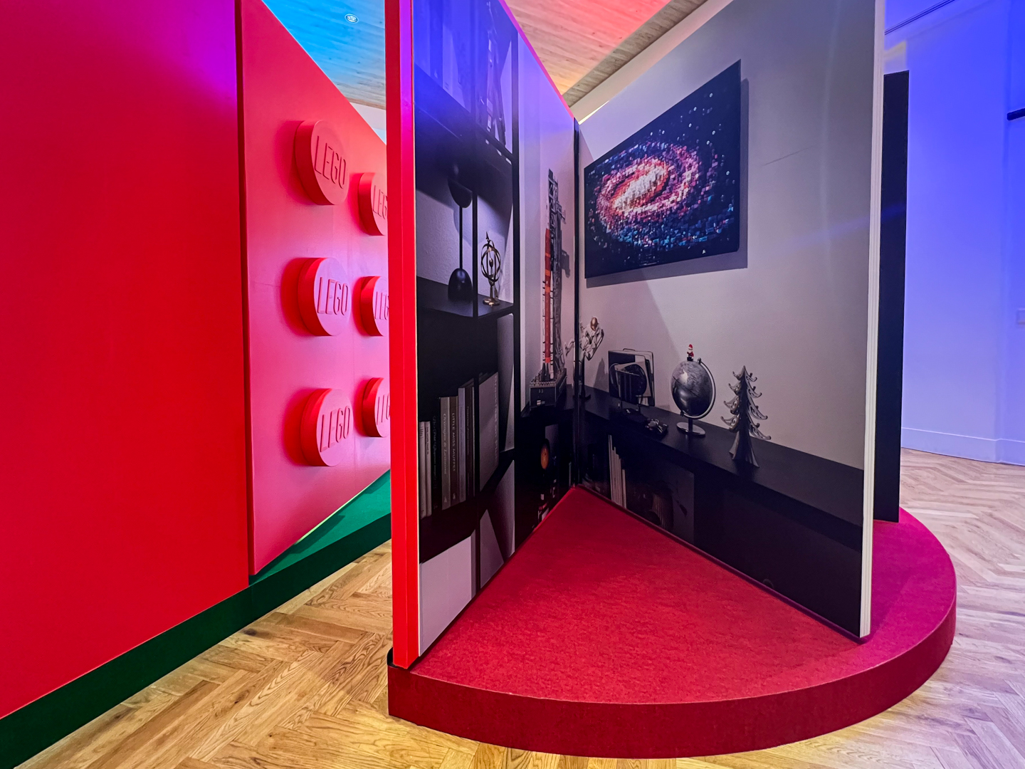 可動式の本になっているところが凝っている