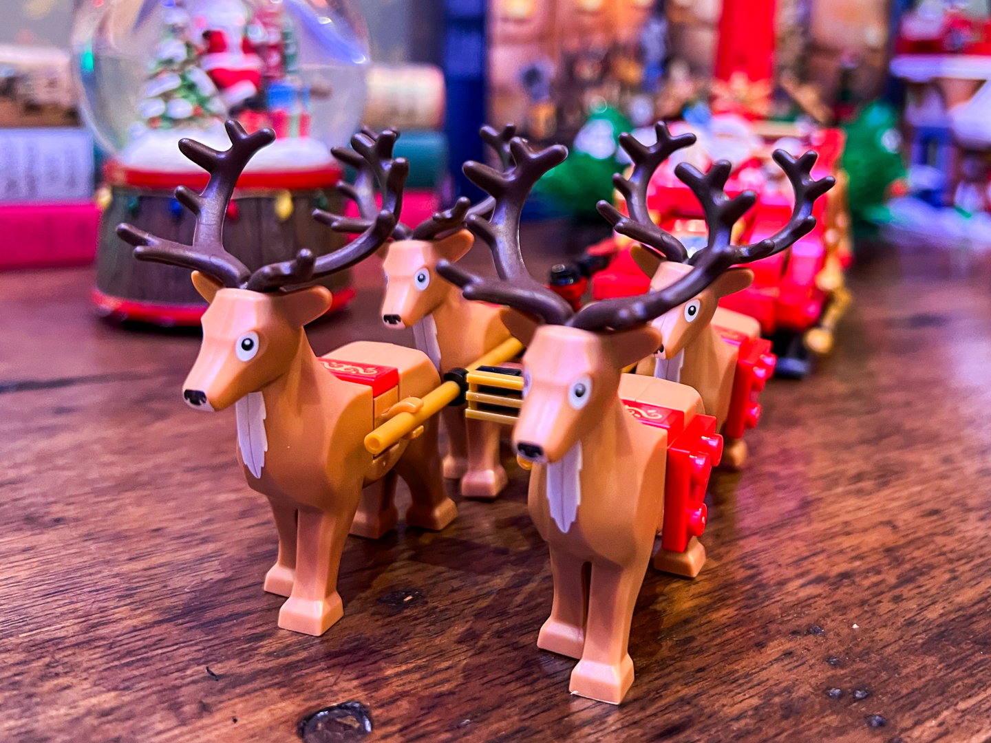 トナカイのフィギアがとても可愛い。でも鼻は赤くないのか？ 10月1日の新製品で価格は5,980円