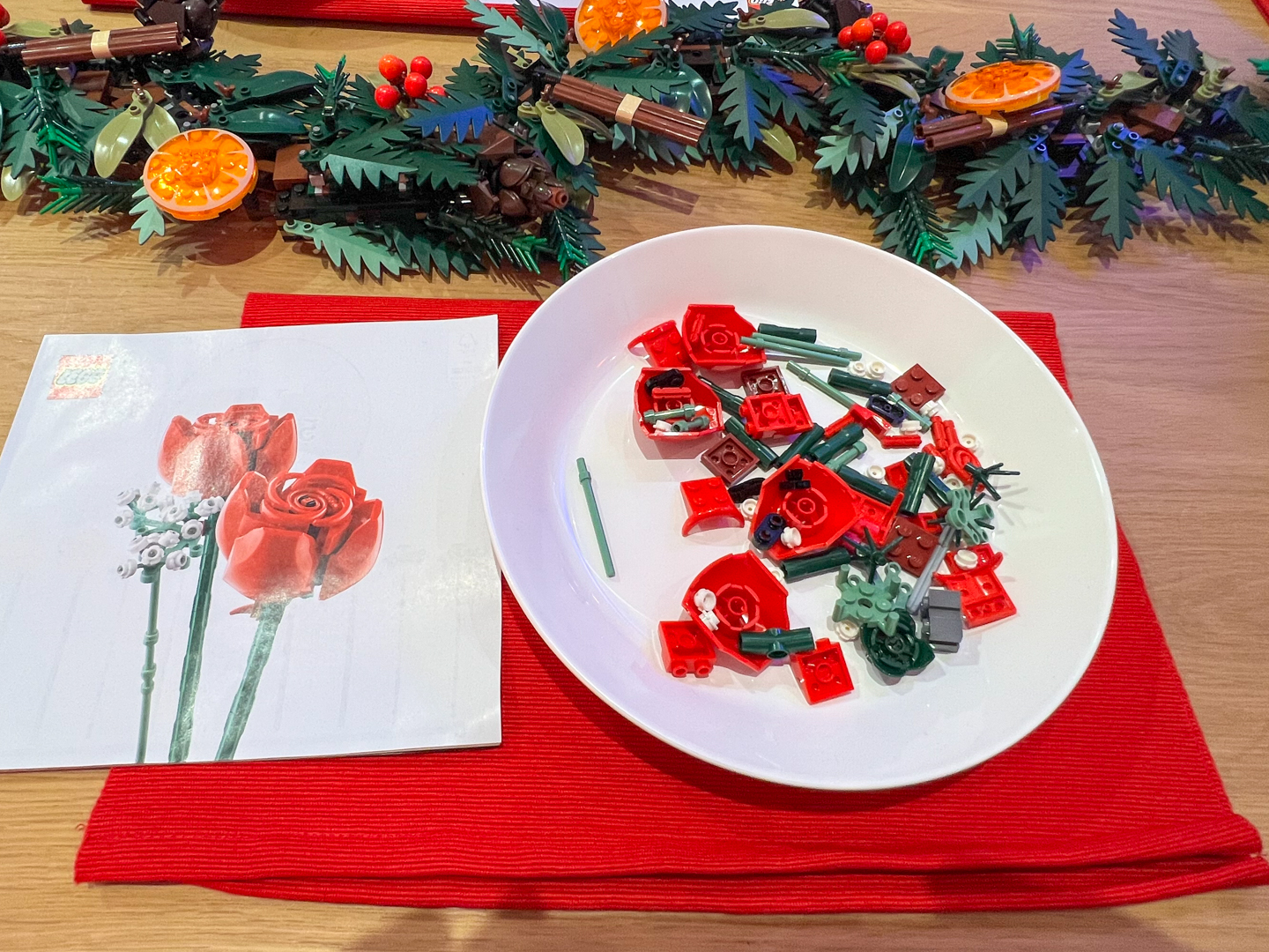 ディナーのように用意されたインストラクションとパーツ