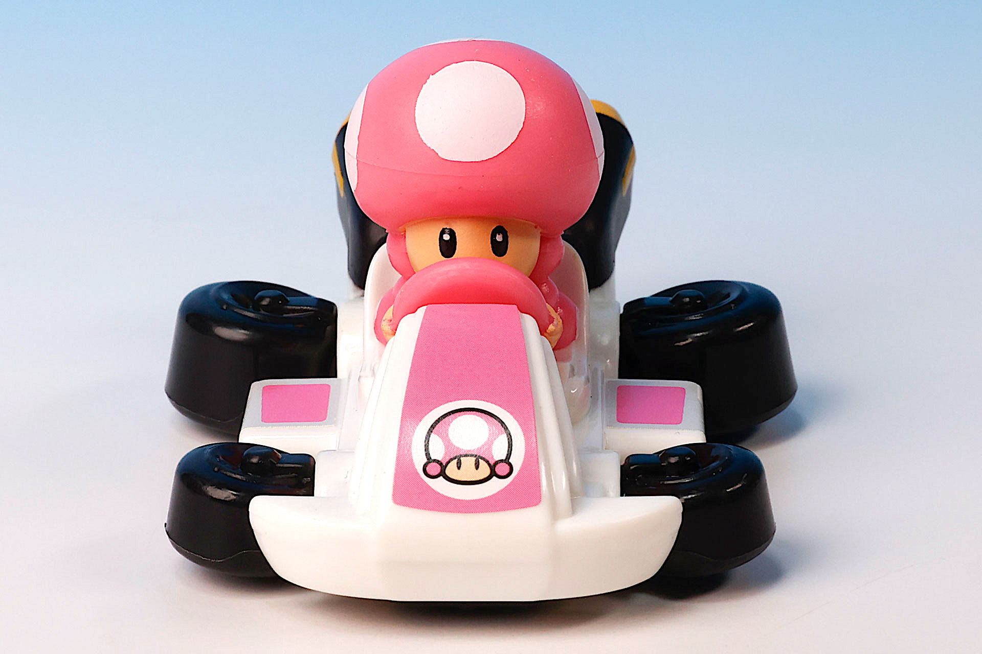 かわいいカートに乗り込んだキノピコの勇姿！