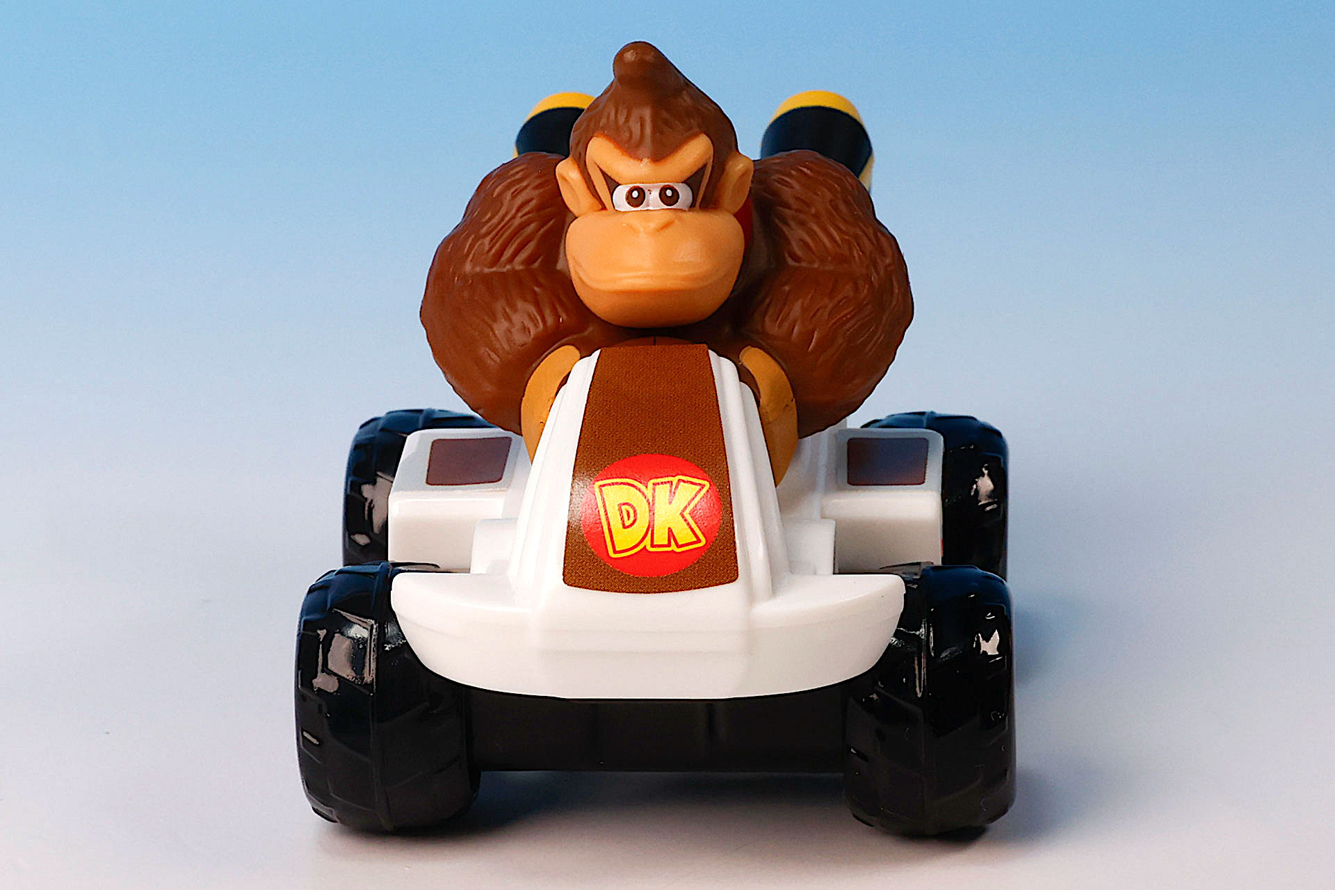 ドンキーコングらしい見た目の車両だ