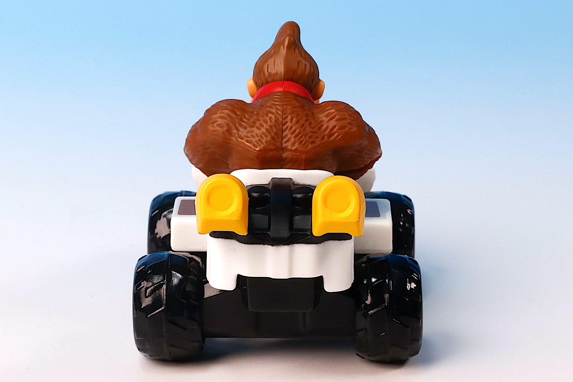 後ろから見えてもなかなかゴツイ