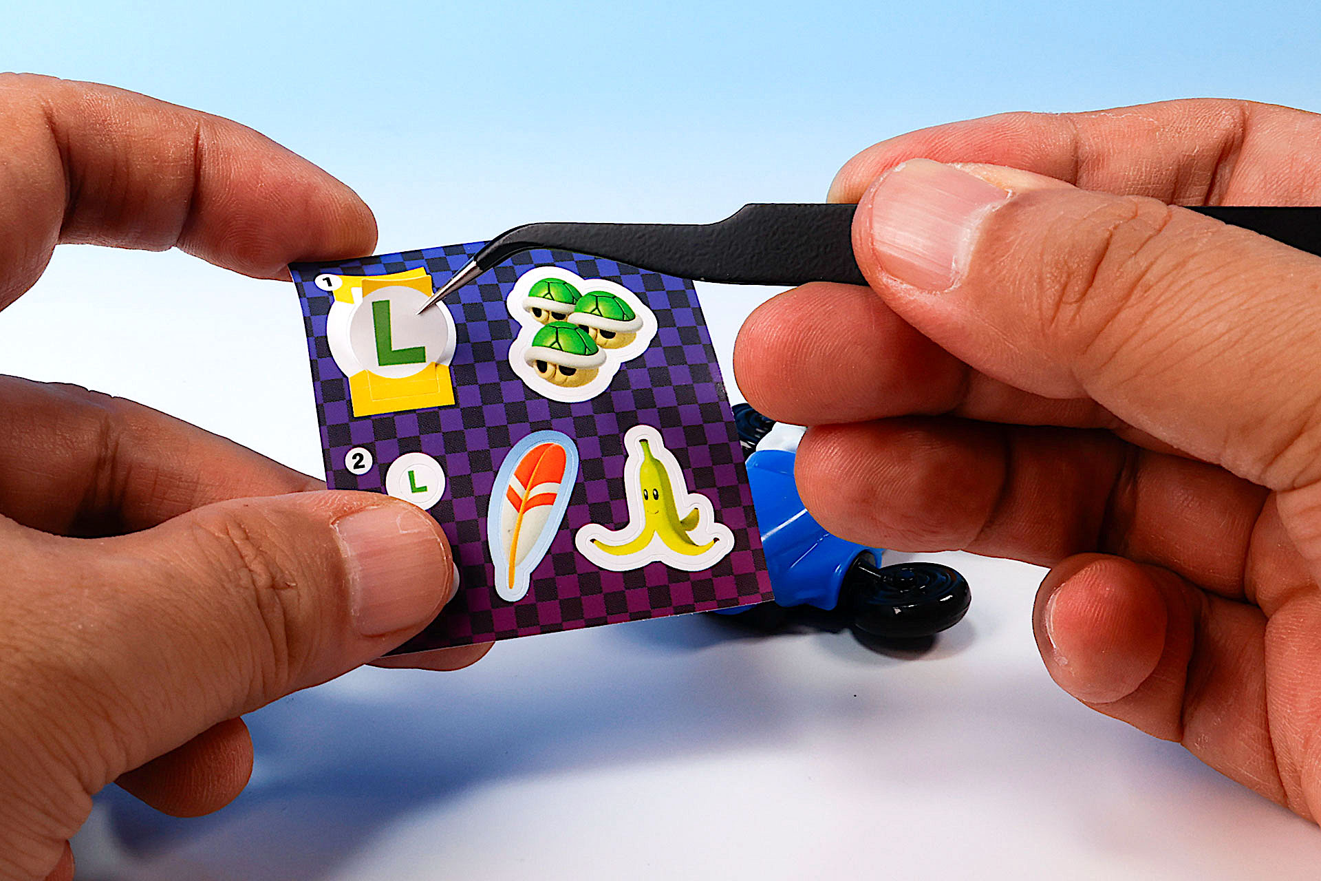 シールでカートをデコレーションしちゃおう