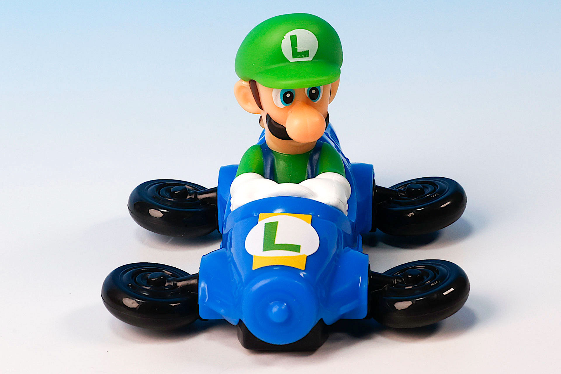 今にも空に飛んでいきそうだ