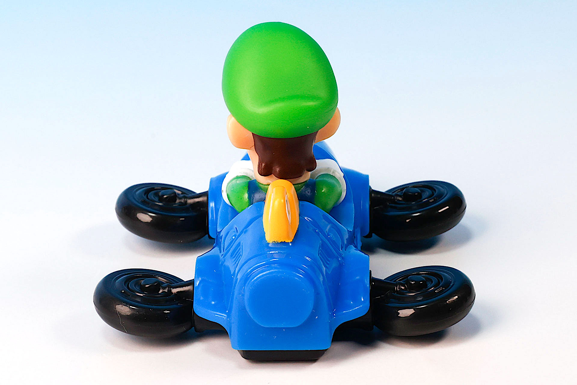 タイヤが横になっている形も面白い