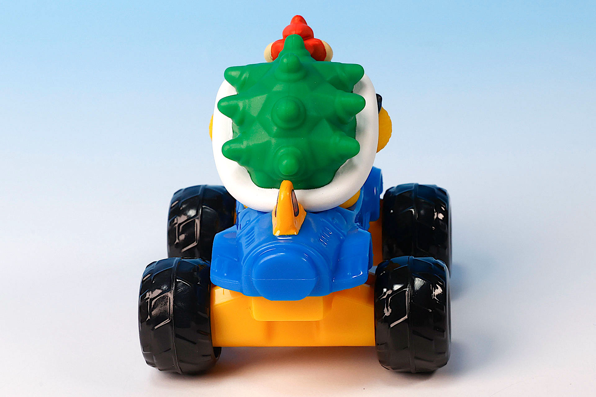 ぶっといタイヤで安定した走りが楽しめる