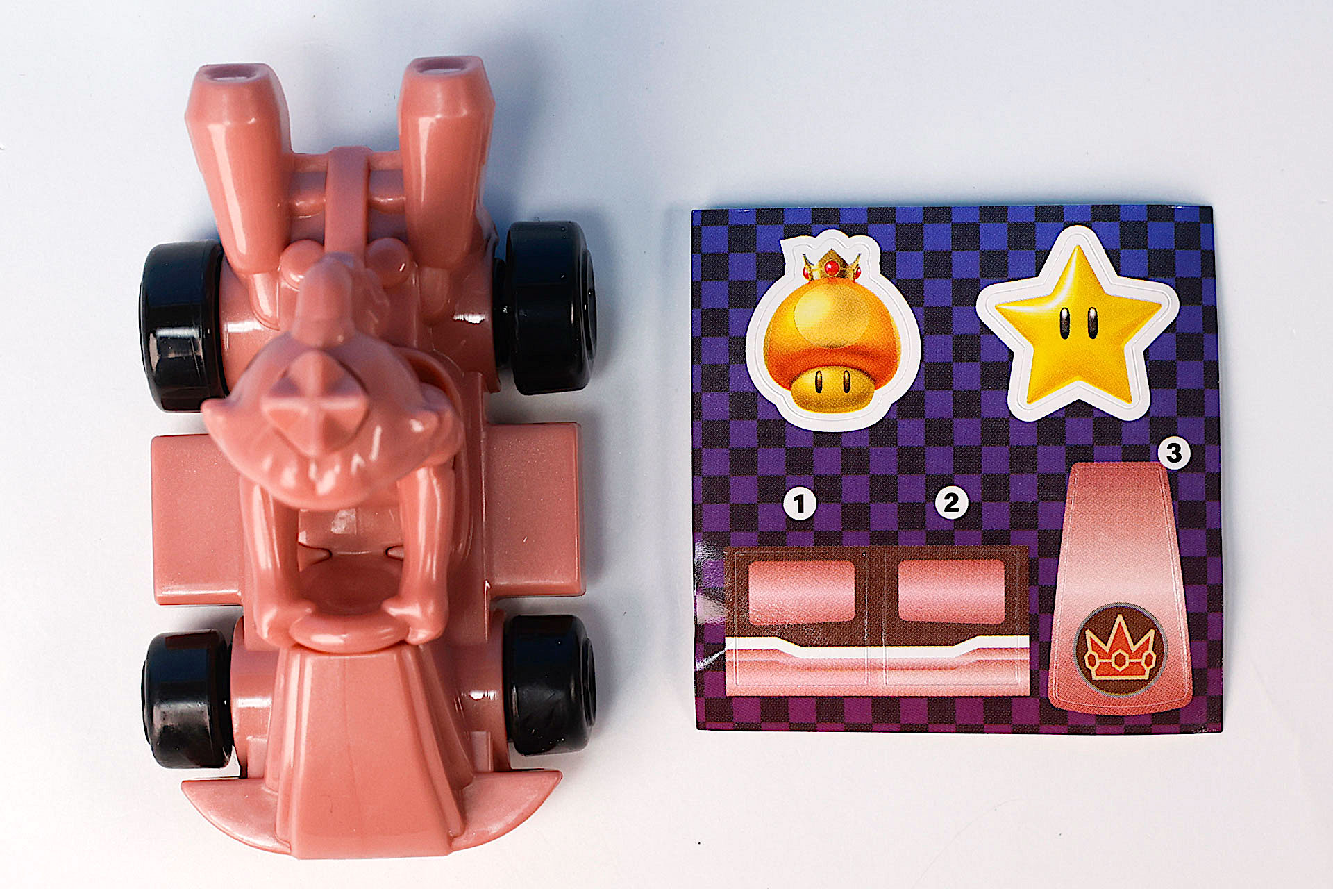 こちらが「ピンクゴールドピーチ」のおもちゃ箱の中身だ