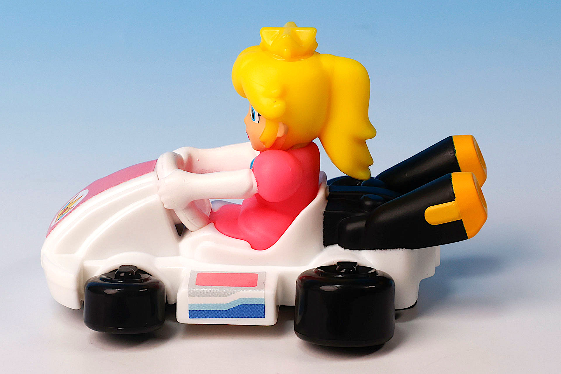 こちらは横から見たところ