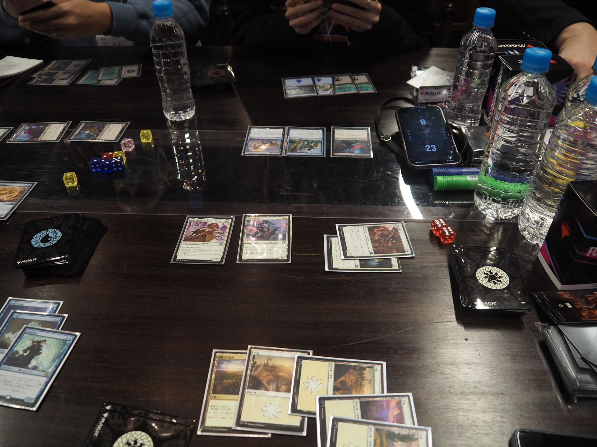 筆者も早速対戦開始。最初は押していたのだが…