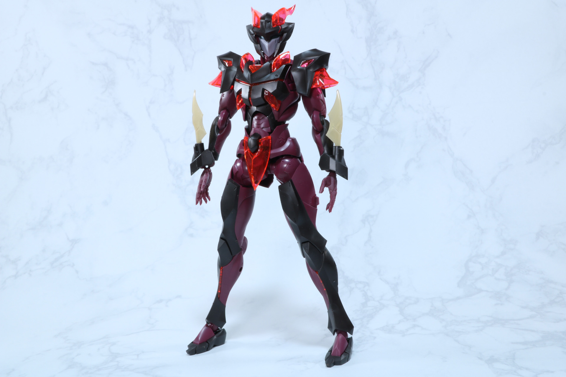 悪魔的なデザインの「メフィスト」