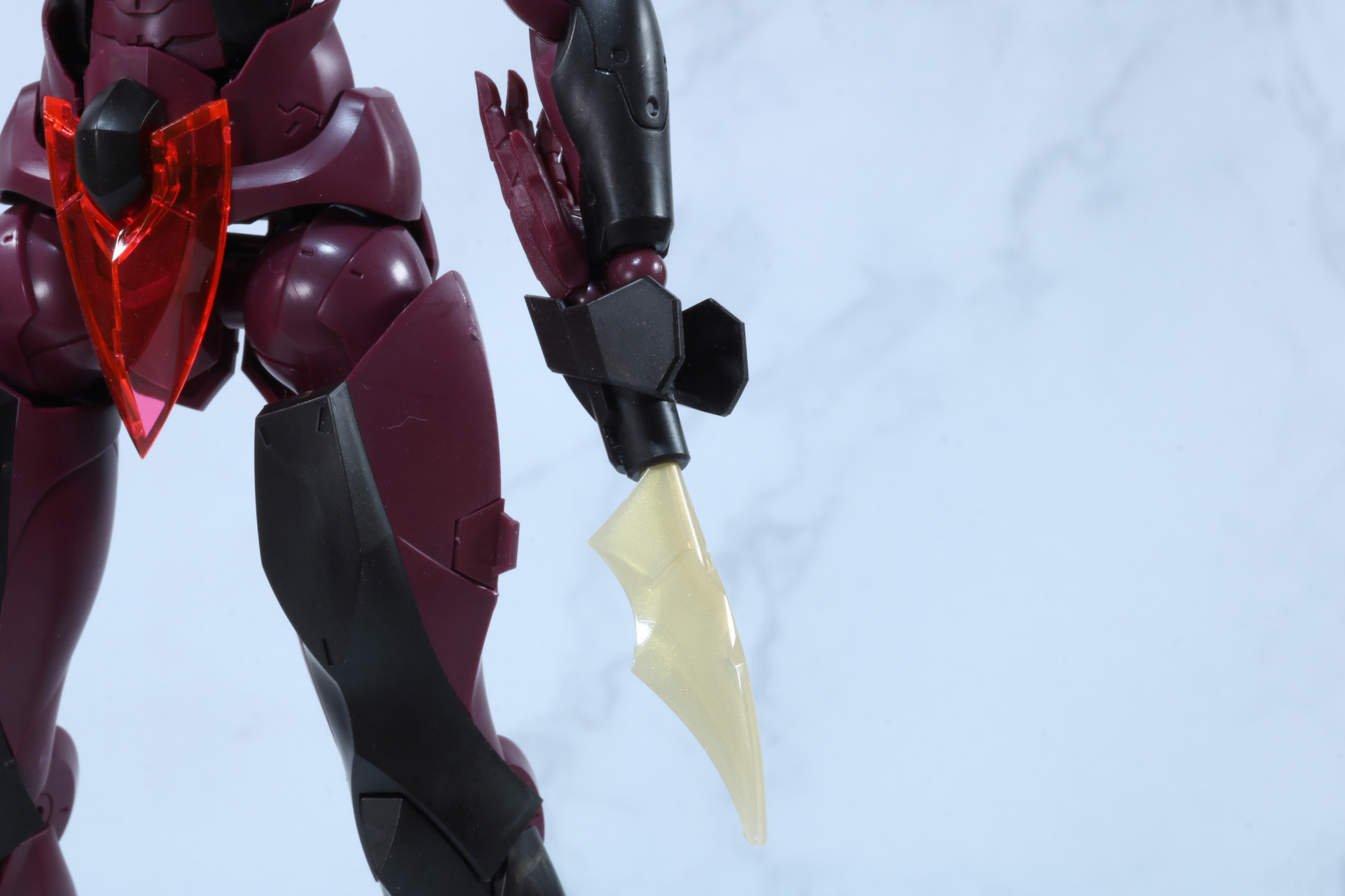 リストジョイントの可動でナイフを展開