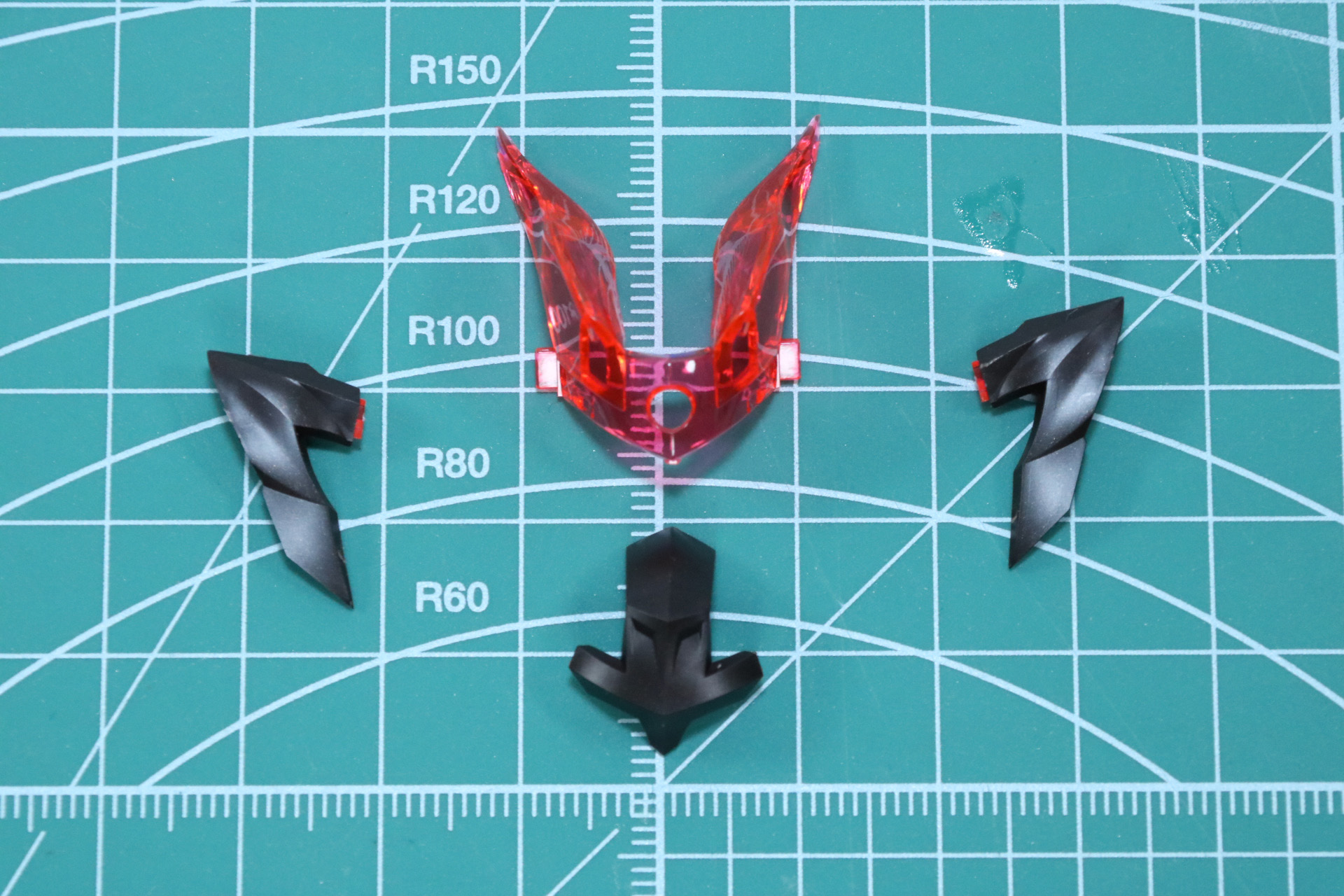 頭部アーマー組み立て