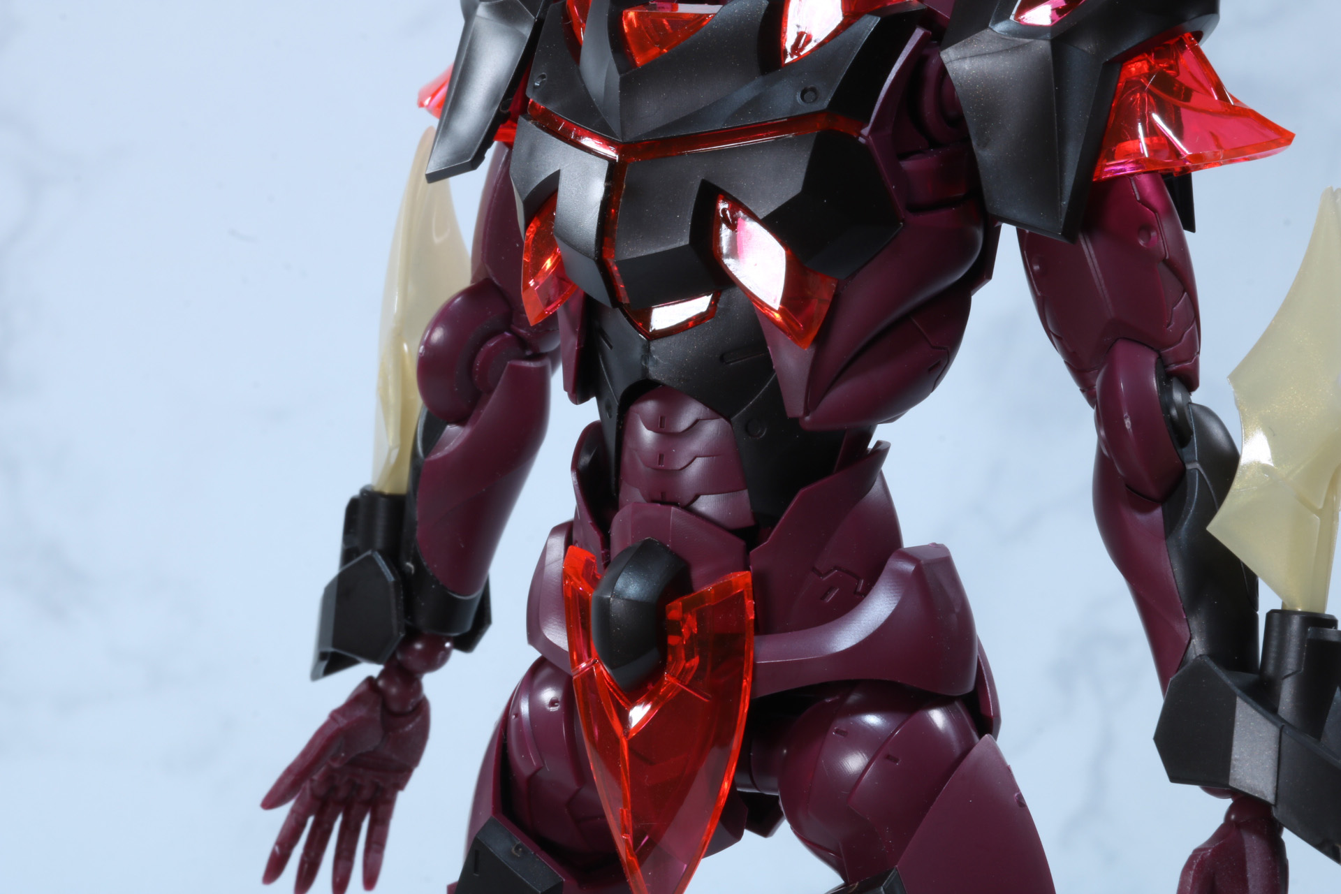 腹部の可動。大きく前屈する動きができる