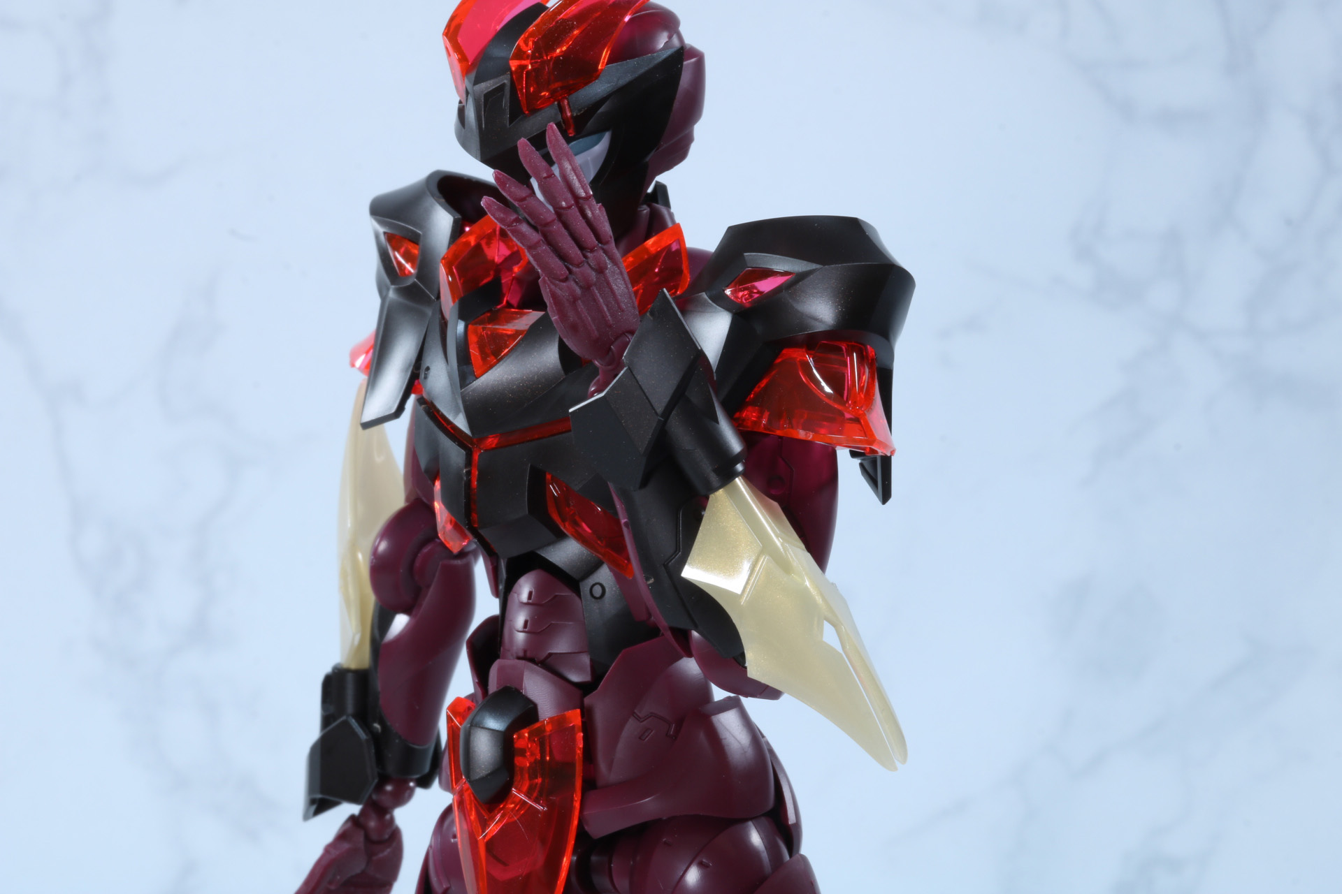 肘も柔軟に可動