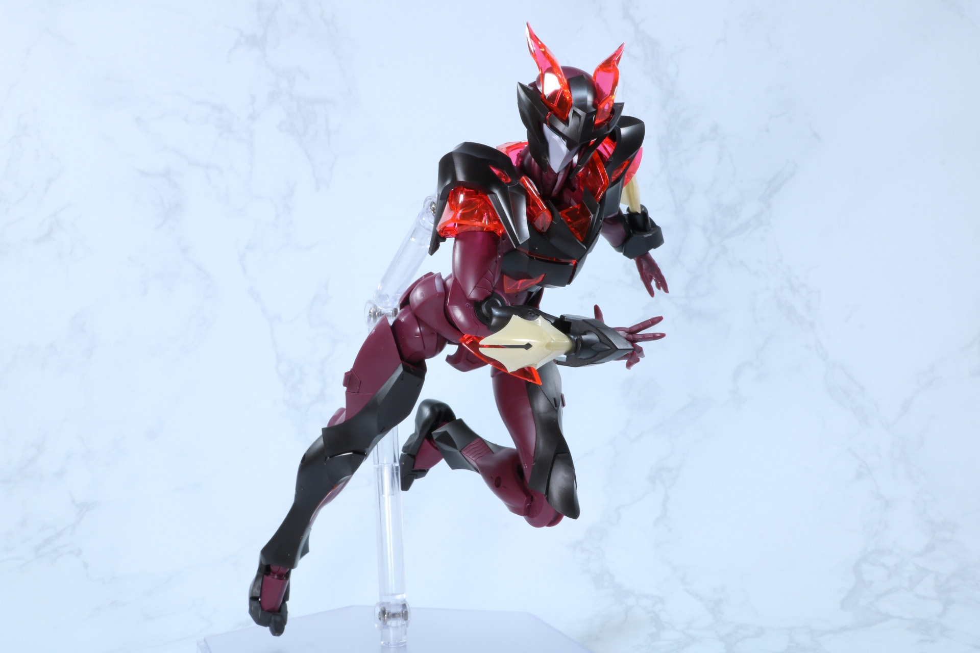 別売りの「ニューフライングベース」で力強く走るアクションも可能