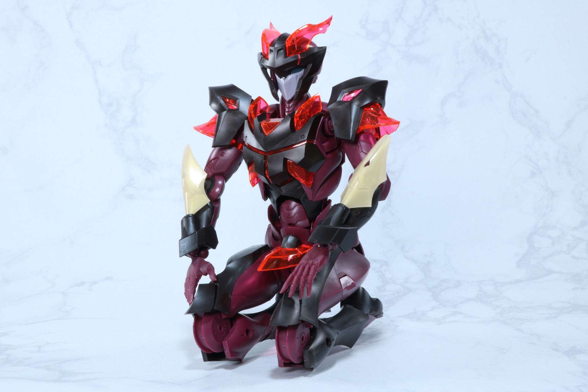 正座ポーズも可能