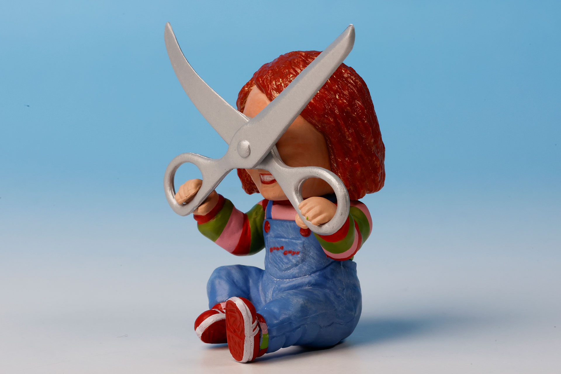 表情は見えないものの、チャッキーの特徴はしっかりと捉えられている