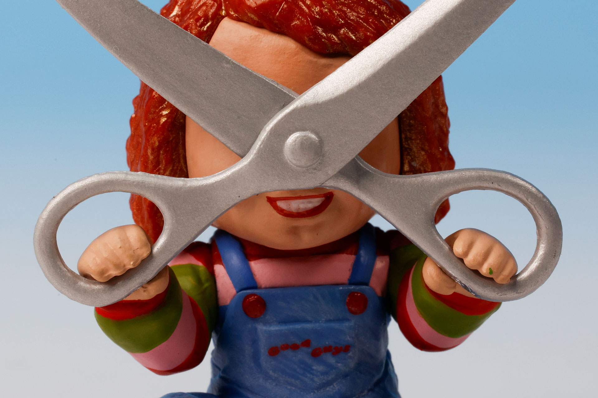 ハサミの合間から見える口が怖い