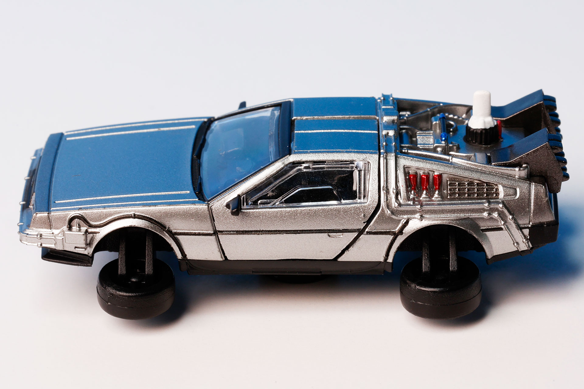 全体的なスタイルは1作目を継承している