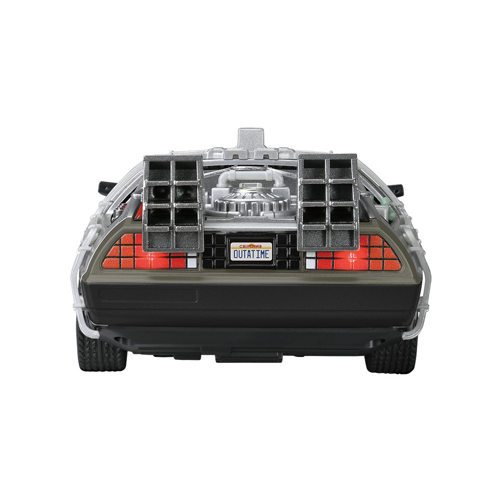 ガルウィングが開き、内部も再現している