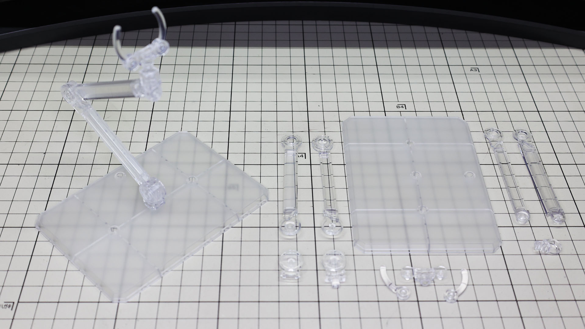 ACB-7はハンドタイプのアクションベースです。キットには2セット付属しています