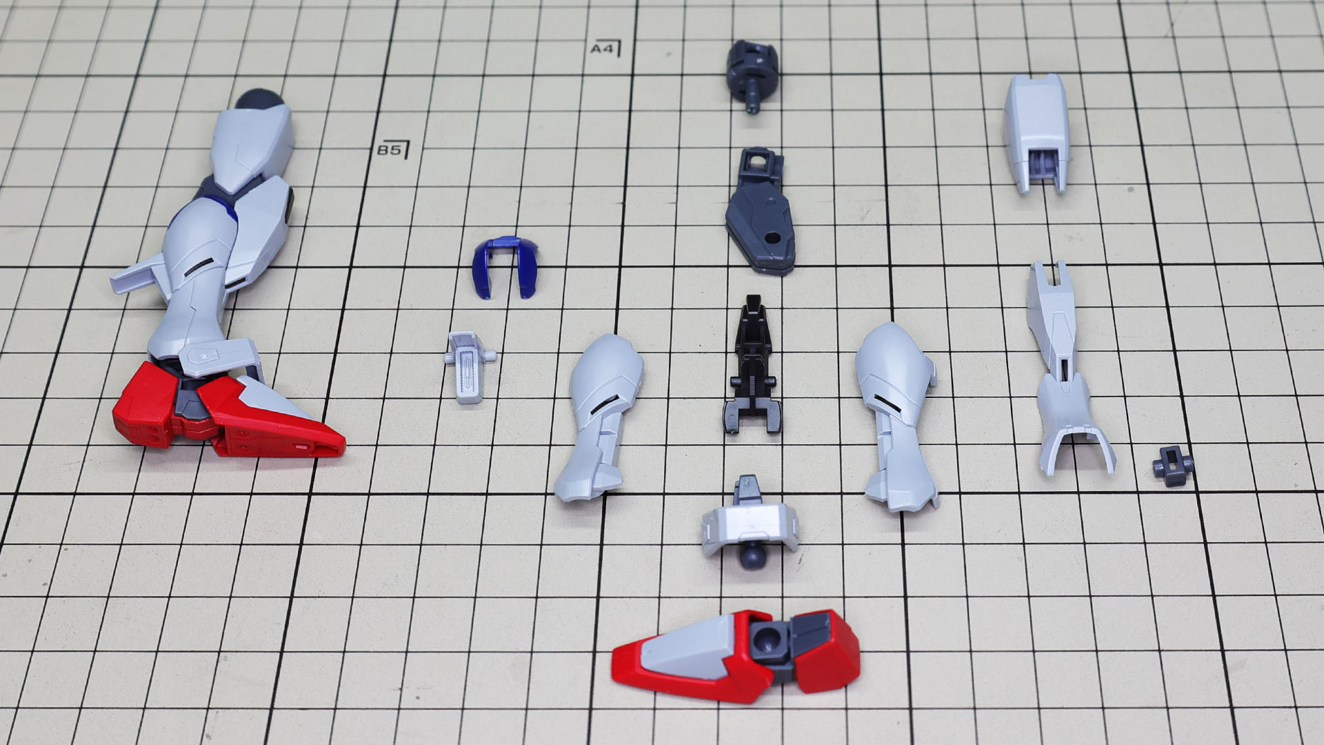 股関節、膝関節、ソールを組みました