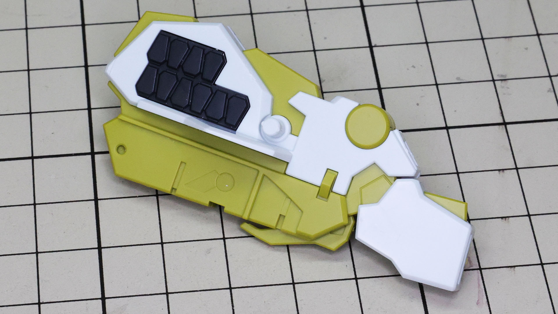 両側面にはミサイルチェンバーがあります