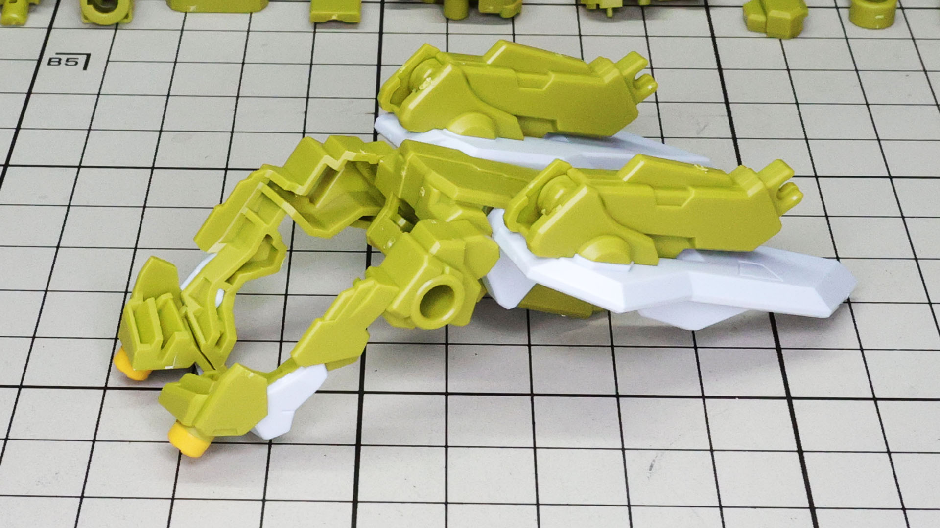 ゼウスシルエットでは胸部と腰部の増加装甲はドッキングしている状態となります