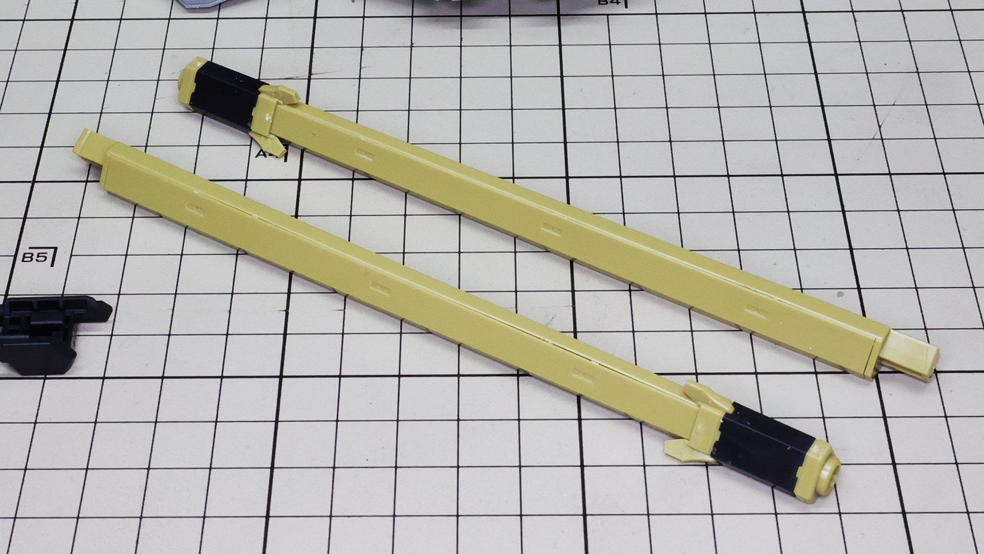 カラーごとにパーツ割されていてディテールもカッチリしている砲身部