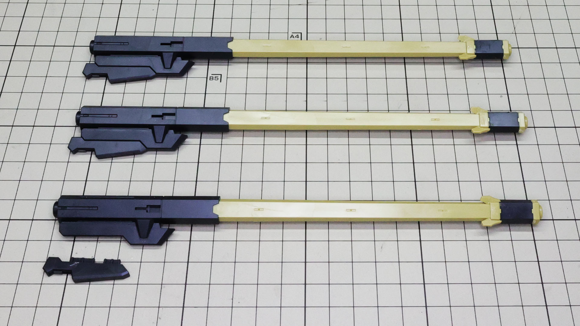 砲身基部は2種類あります。写真下の砲身がアクションに使われるものになります。微妙に違うので注意しましょう