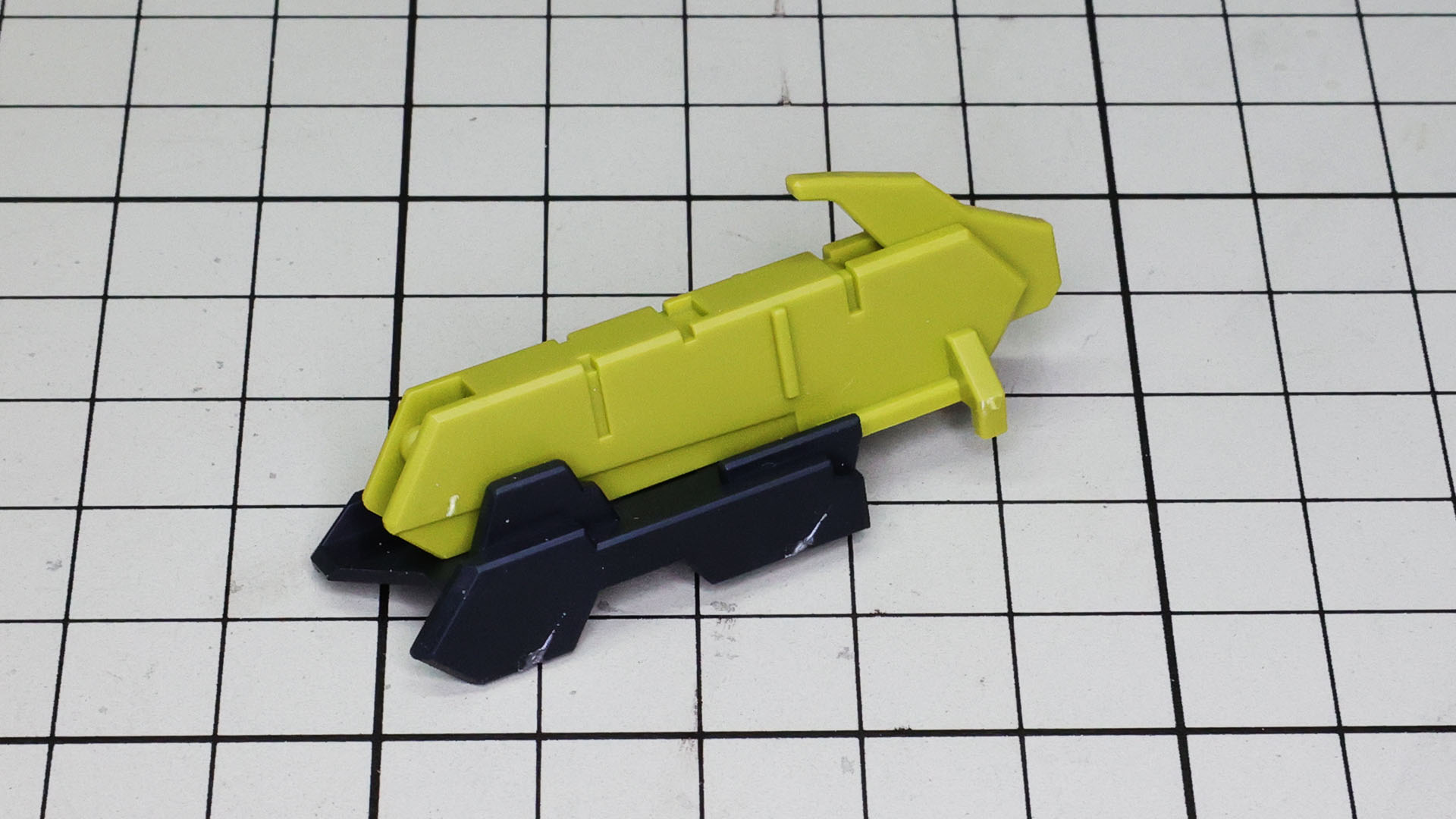 これゼウスシルエット本体との接続に使われるコネクターパーツです