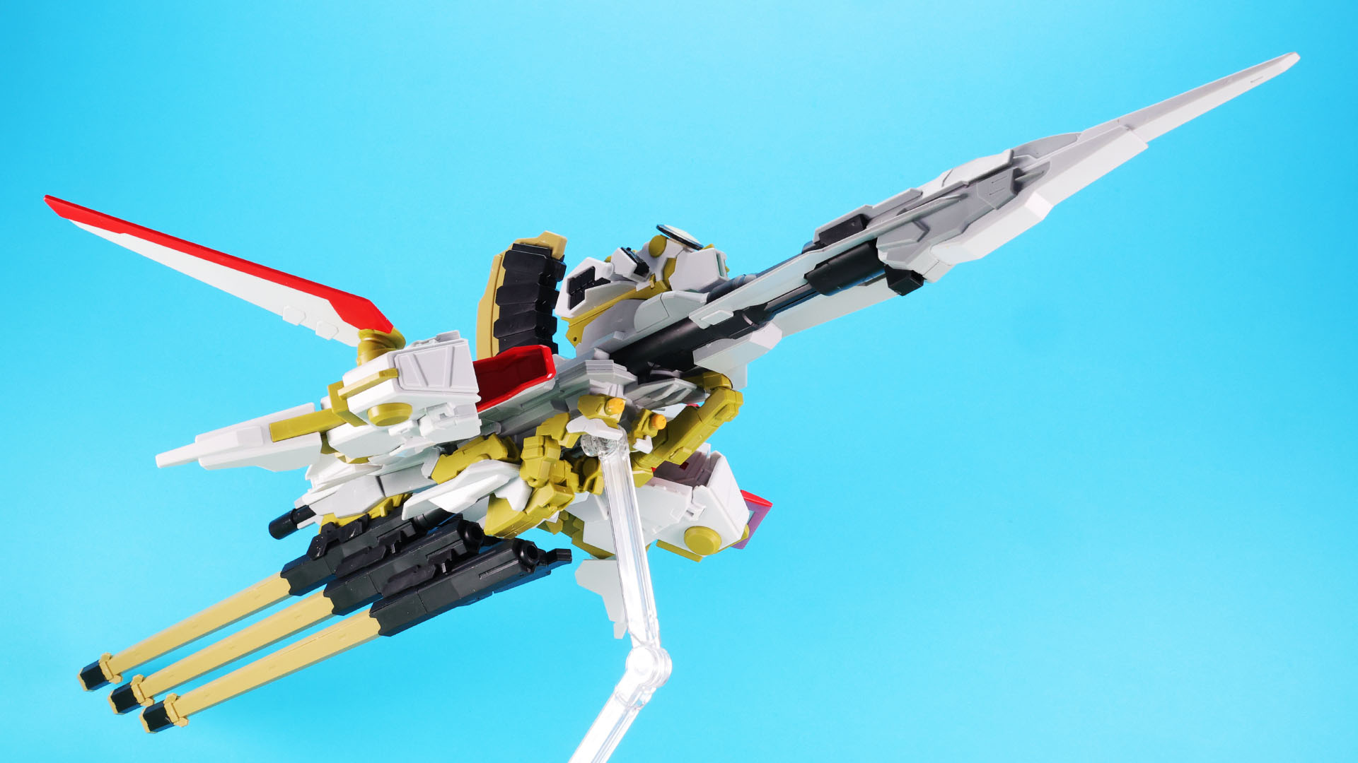 下面から見たところ。メカメカな部分が見えて楽しい