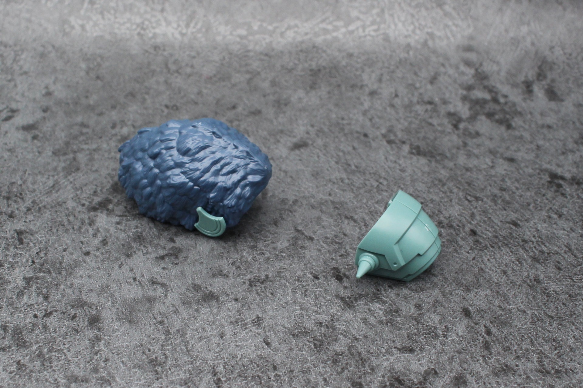 肩アーマーの組み立て