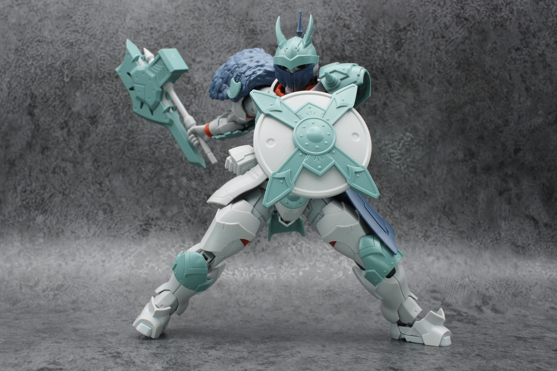 ワイルドな雰囲気が漂うヴァイキングのスタイル。斧が重いのでバランスを考えてポージングをしよう