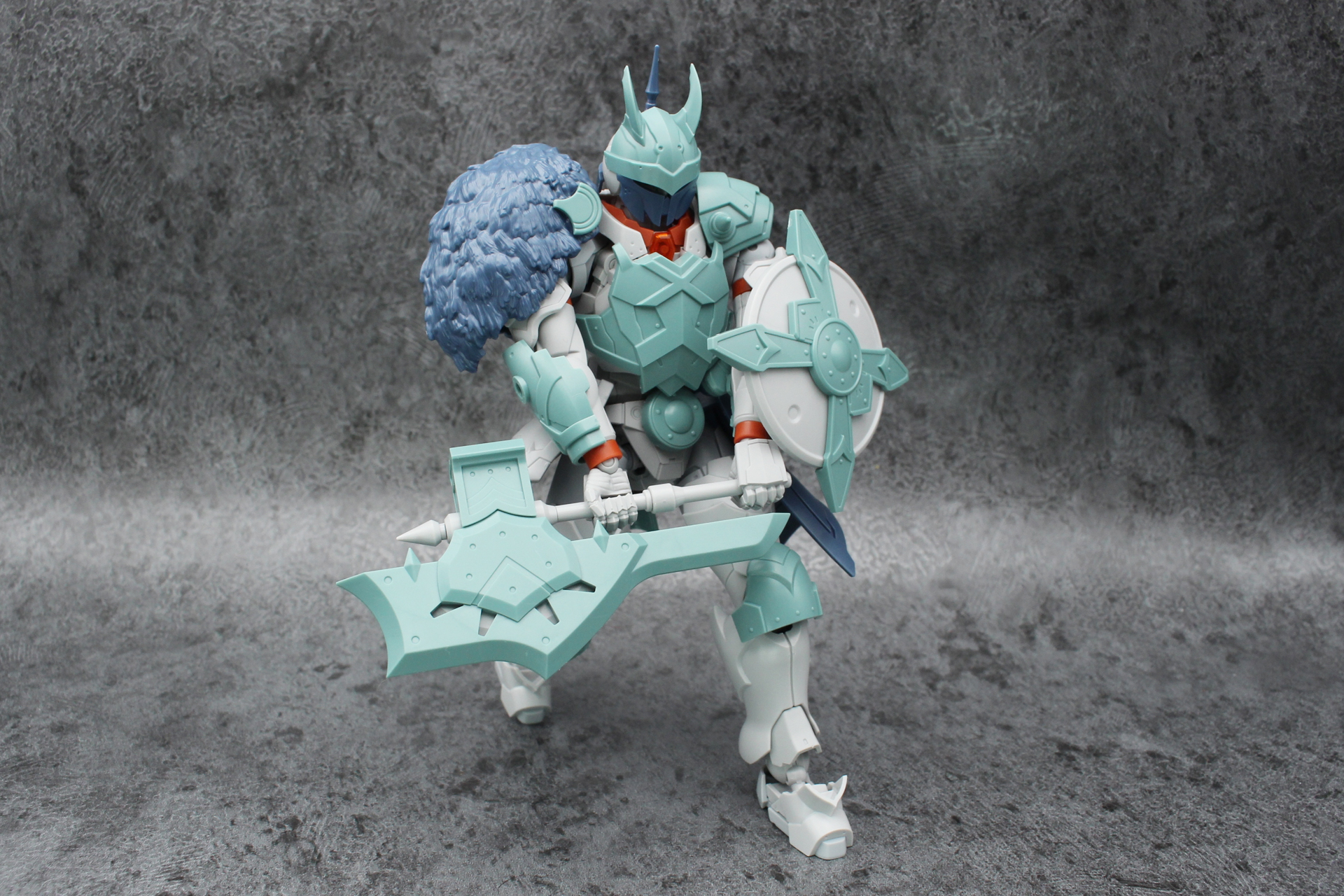 ワイルドな雰囲気が漂うヴァイキングのスタイル。斧が重いのでバランスを考えてポージングをしよう